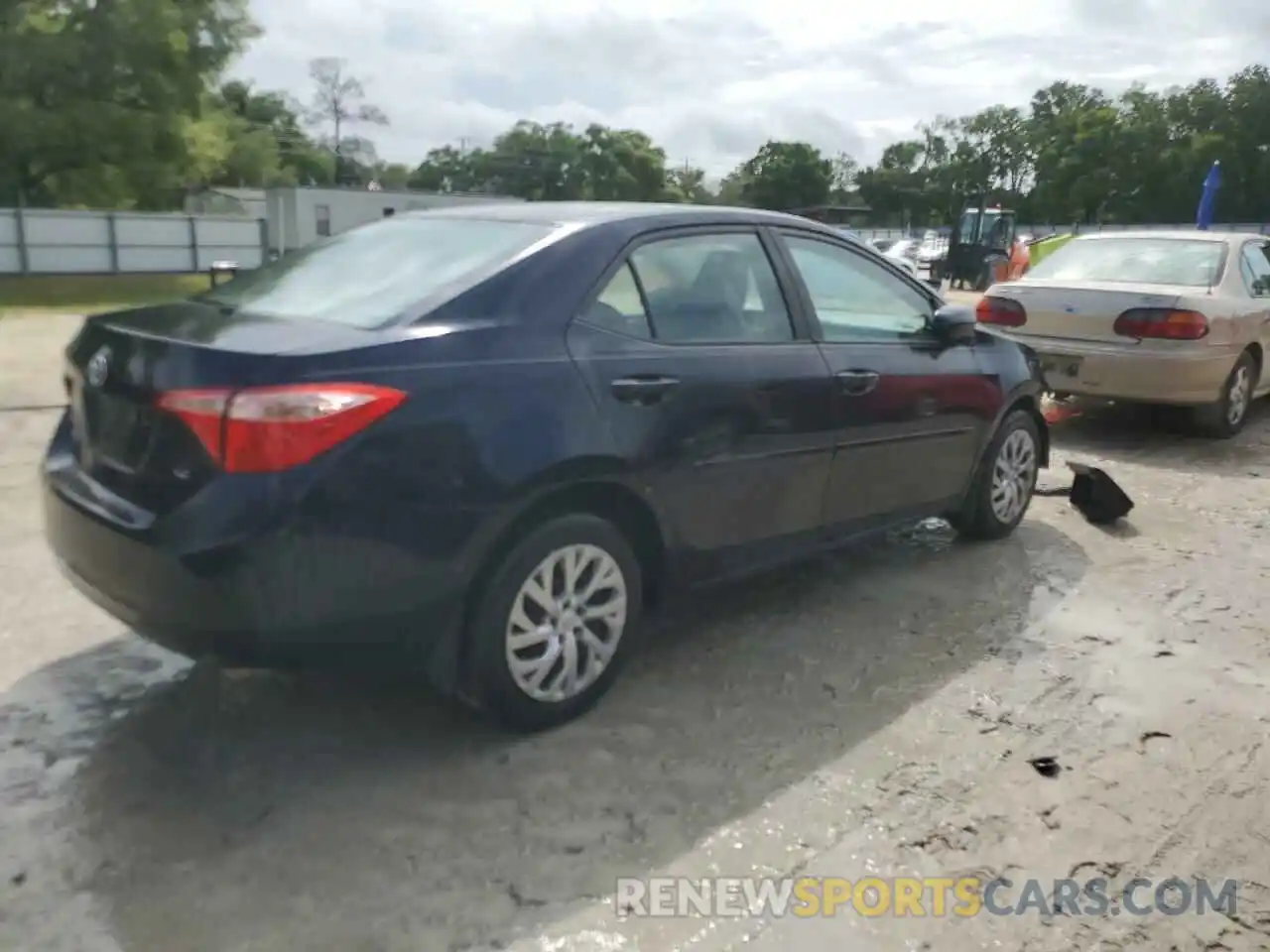 3 Photograph of a damaged car 2T1BURHE9KC212857 TOYOTA COROLLA 2019