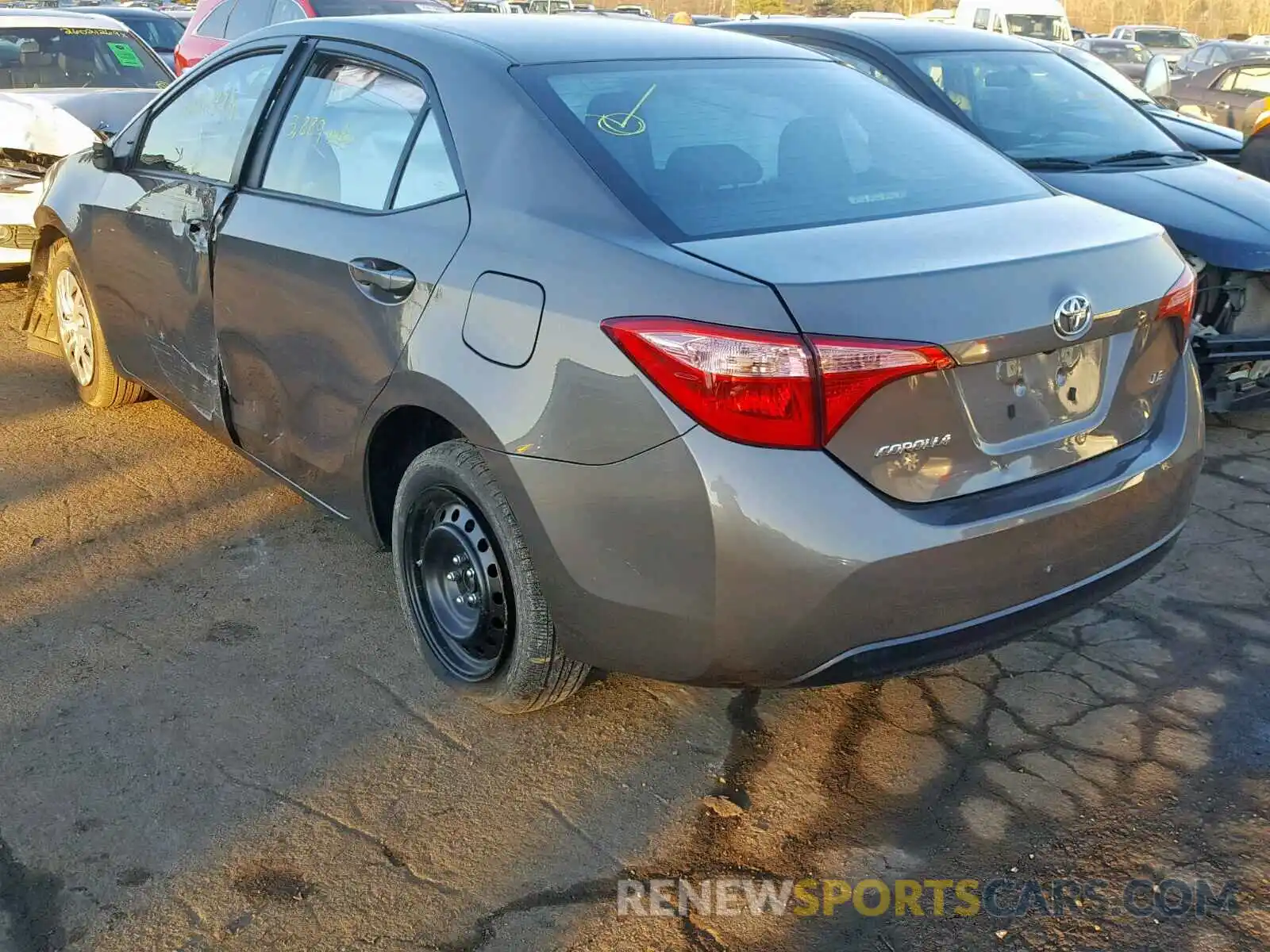 3 Photograph of a damaged car 2T1BURHE9KC213927 TOYOTA COROLLA 2019