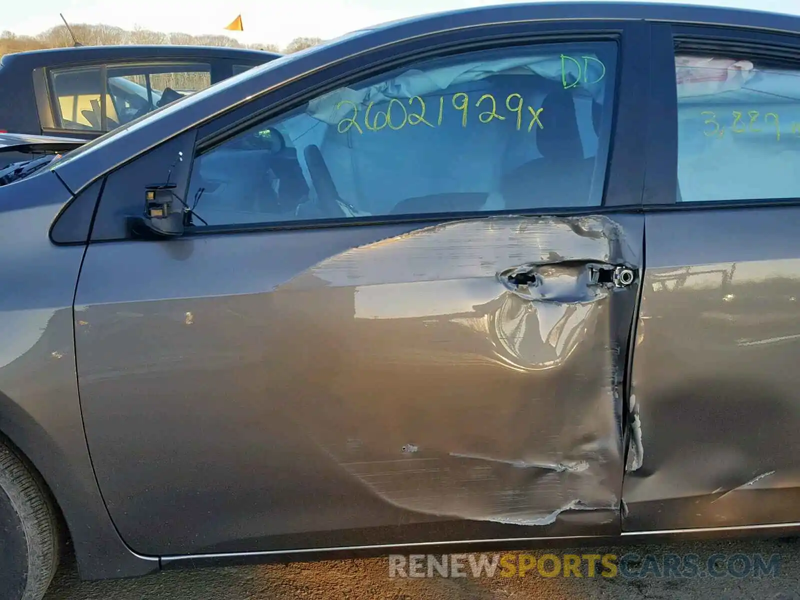 9 Photograph of a damaged car 2T1BURHE9KC213927 TOYOTA COROLLA 2019