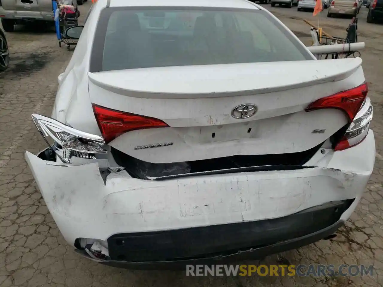 9 Photograph of a damaged car 2T1BURHE9KC214172 TOYOTA COROLLA 2019