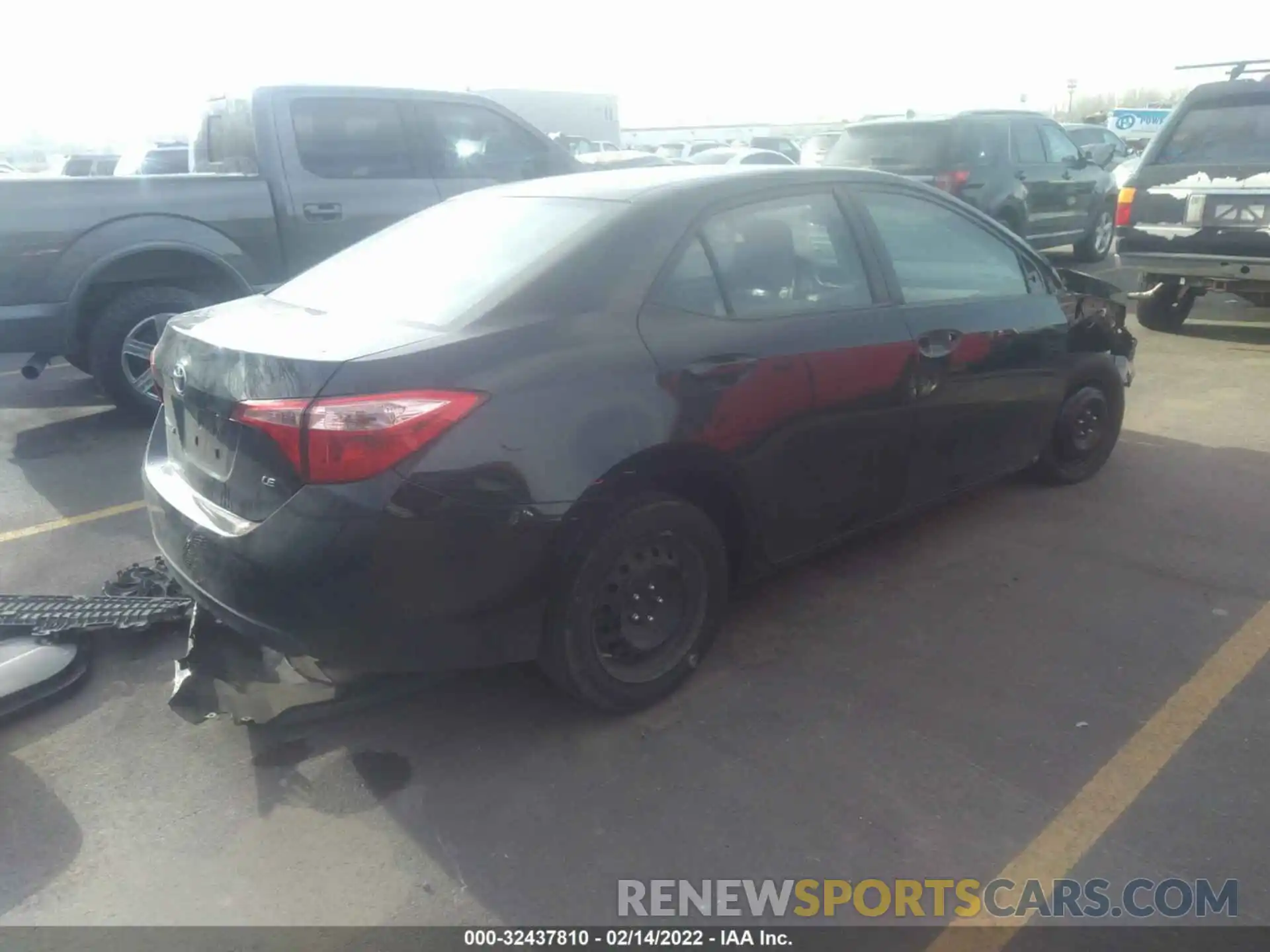 4 Photograph of a damaged car 2T1BURHE9KC214592 TOYOTA COROLLA 2019