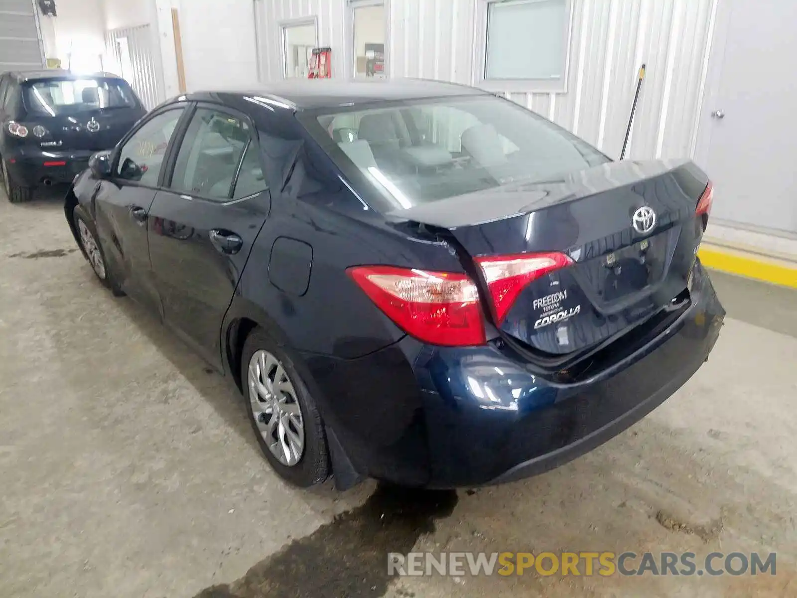 3 Photograph of a damaged car 2T1BURHE9KC215175 TOYOTA COROLLA 2019