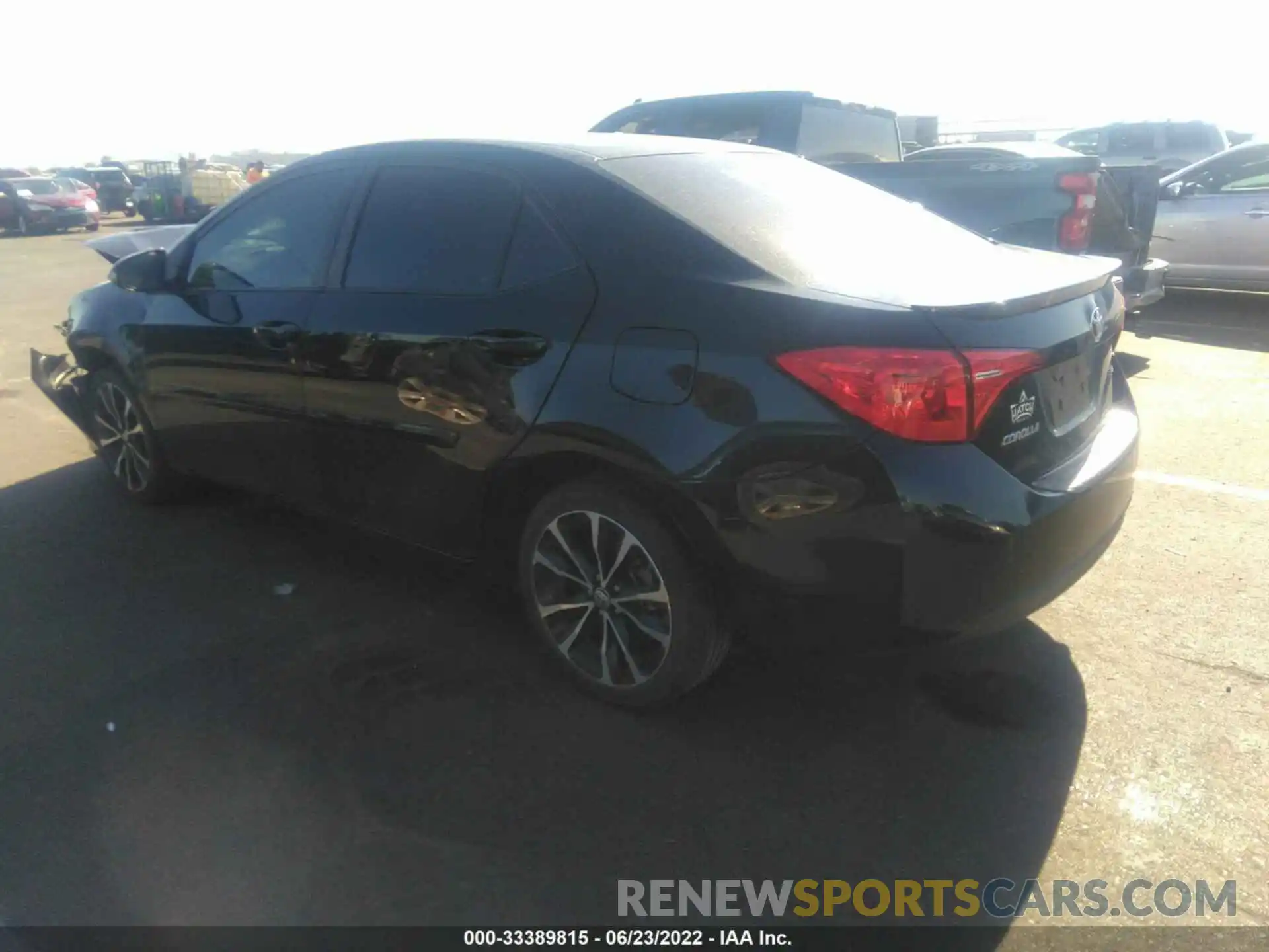 3 Photograph of a damaged car 2T1BURHE9KC215192 TOYOTA COROLLA 2019