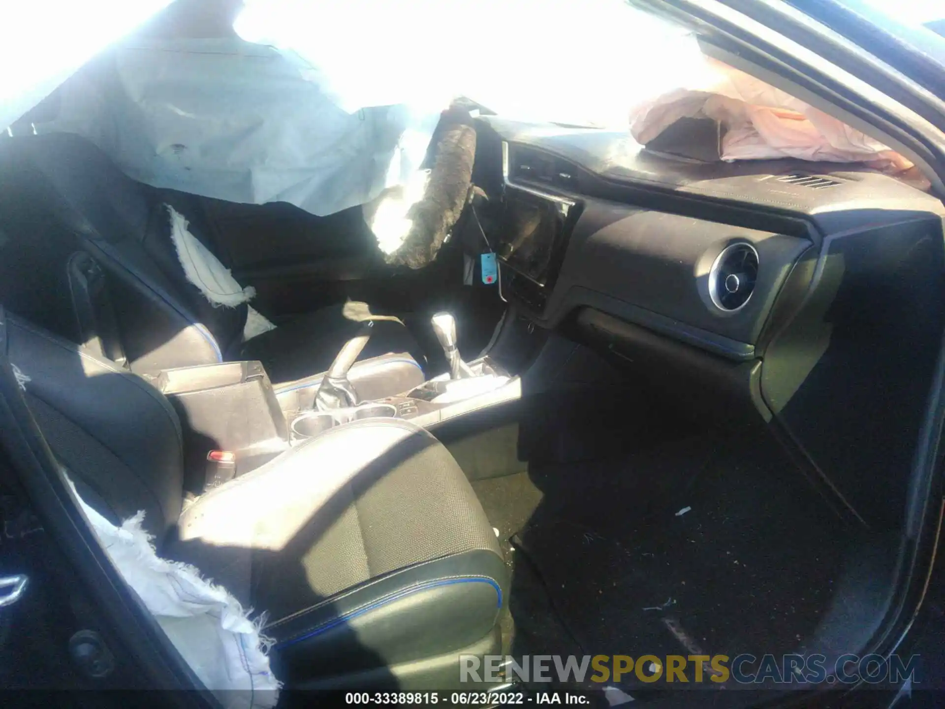 5 Photograph of a damaged car 2T1BURHE9KC215192 TOYOTA COROLLA 2019