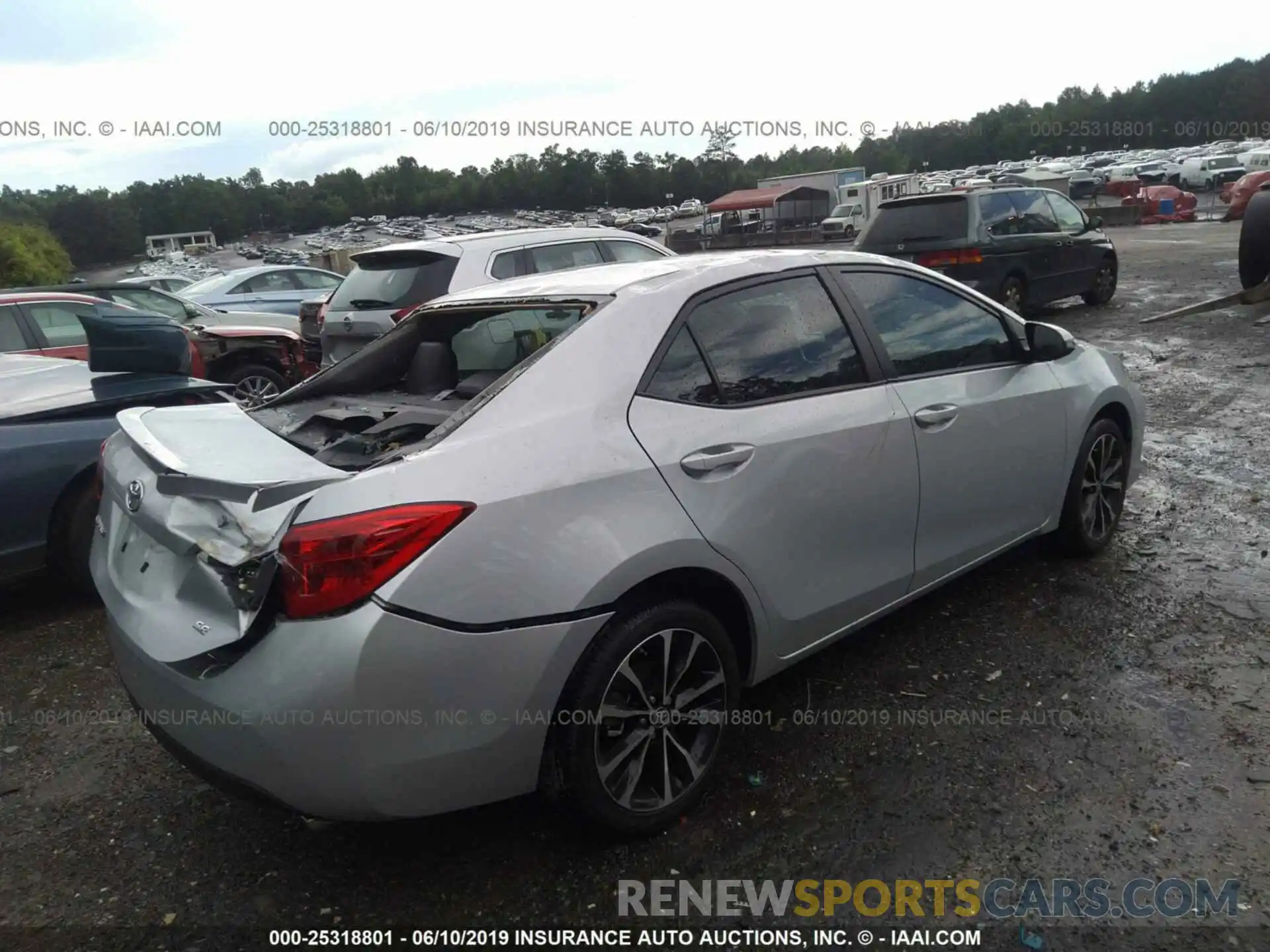 4 Photograph of a damaged car 2T1BURHE9KC217685 TOYOTA COROLLA 2019