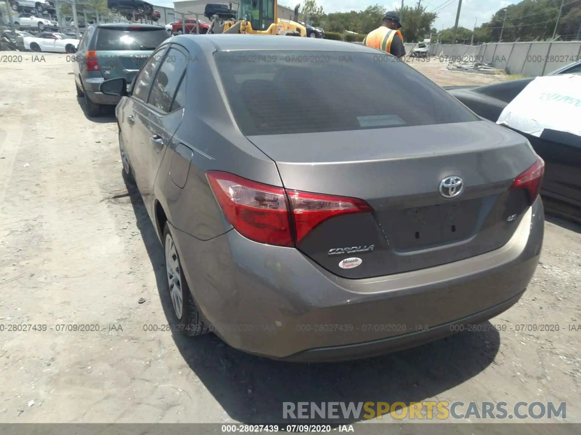 3 Photograph of a damaged car 2T1BURHE9KC217847 TOYOTA COROLLA 2019