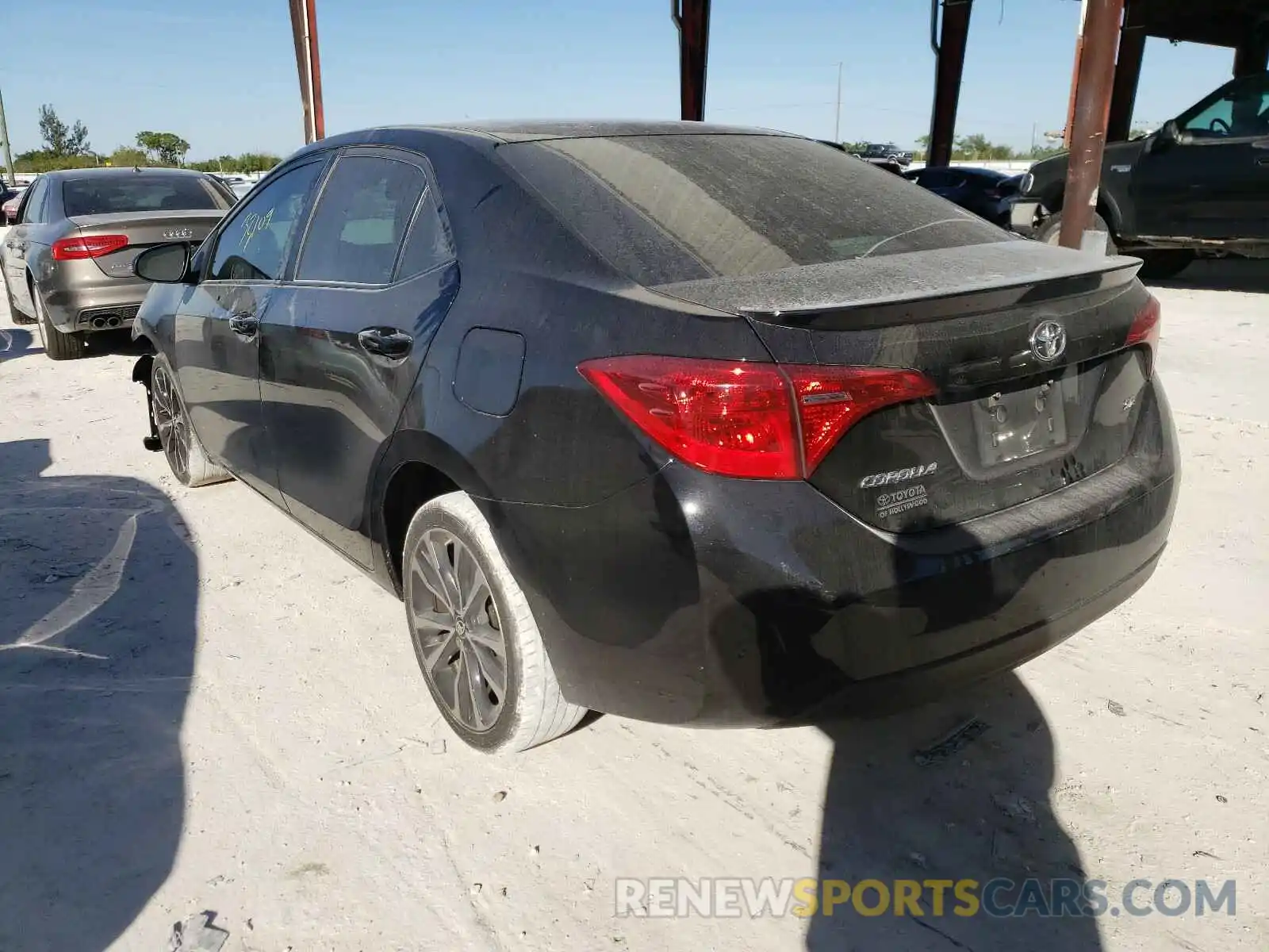 3 Photograph of a damaged car 2T1BURHE9KC219744 TOYOTA COROLLA 2019