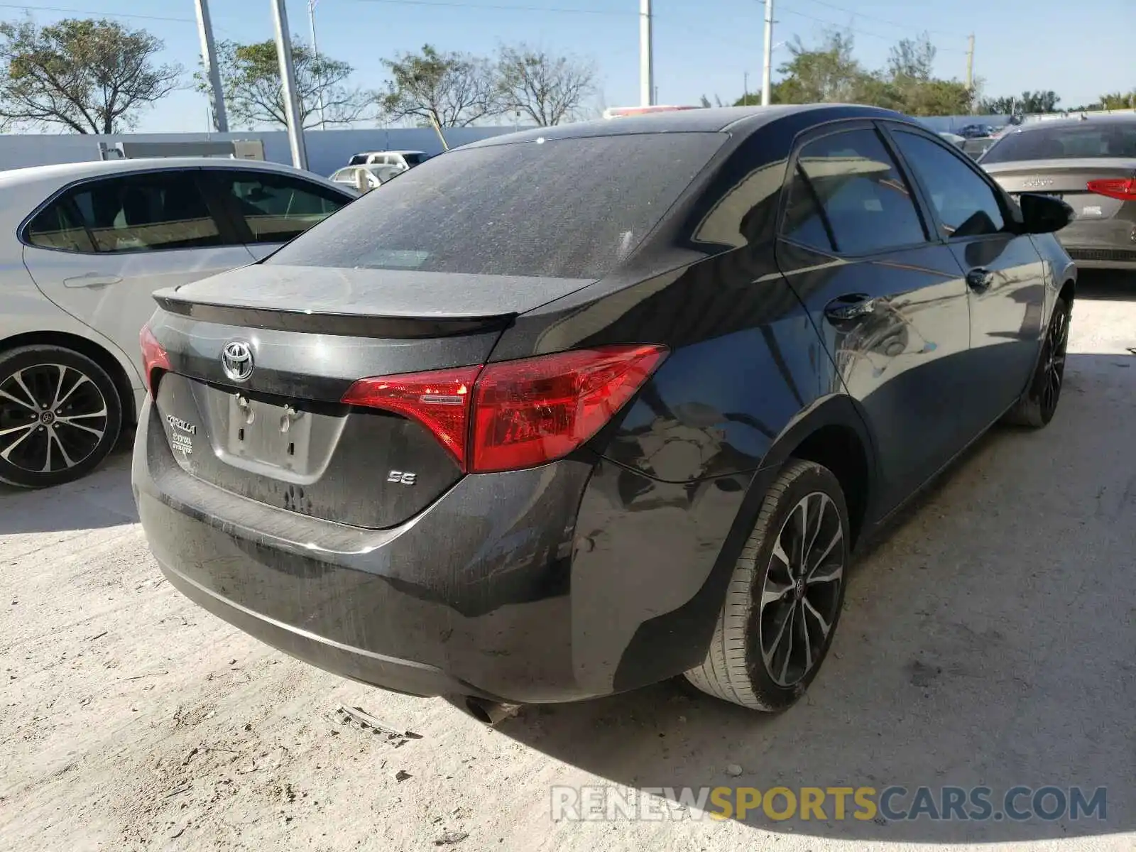 4 Photograph of a damaged car 2T1BURHE9KC219744 TOYOTA COROLLA 2019