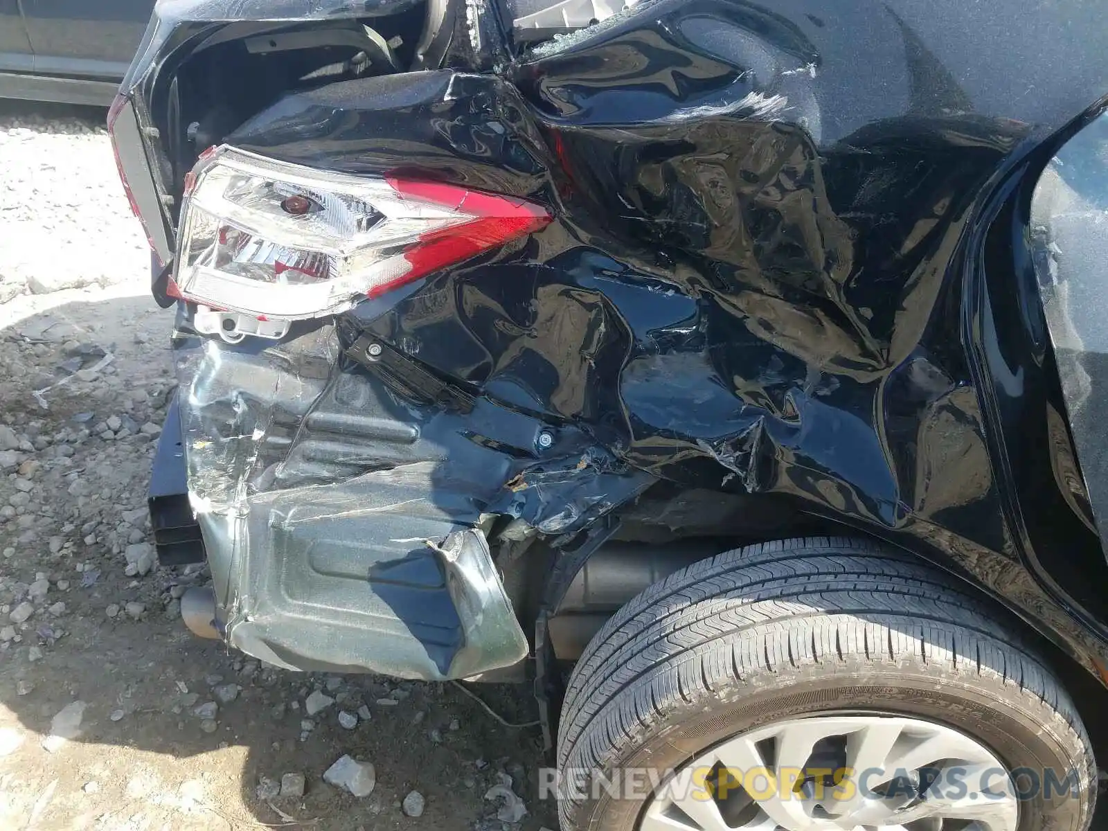 9 Photograph of a damaged car 2T1BURHE9KC220554 TOYOTA COROLLA 2019