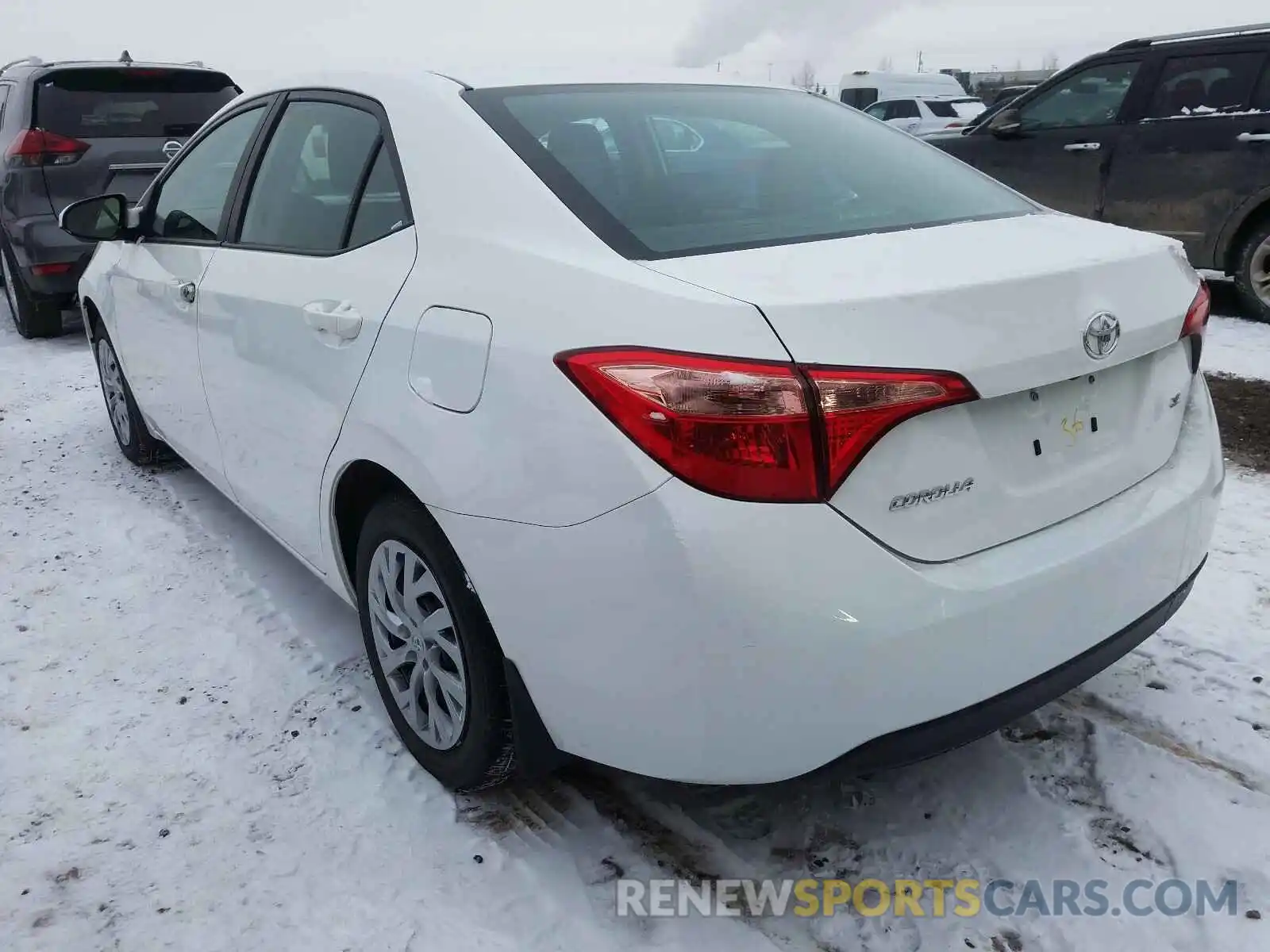 3 Photograph of a damaged car 2T1BURHE9KC221252 TOYOTA COROLLA 2019