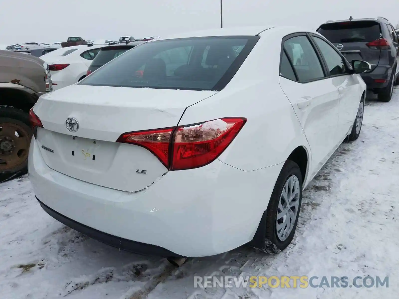 4 Photograph of a damaged car 2T1BURHE9KC221252 TOYOTA COROLLA 2019