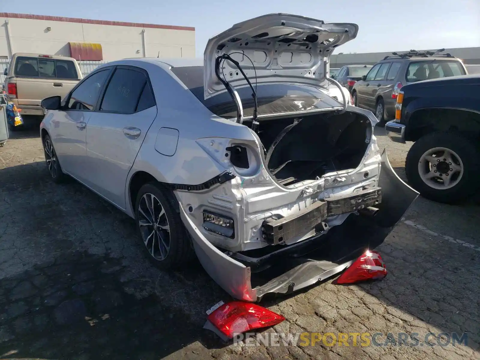 3 Photograph of a damaged car 2T1BURHE9KC222367 TOYOTA COROLLA 2019