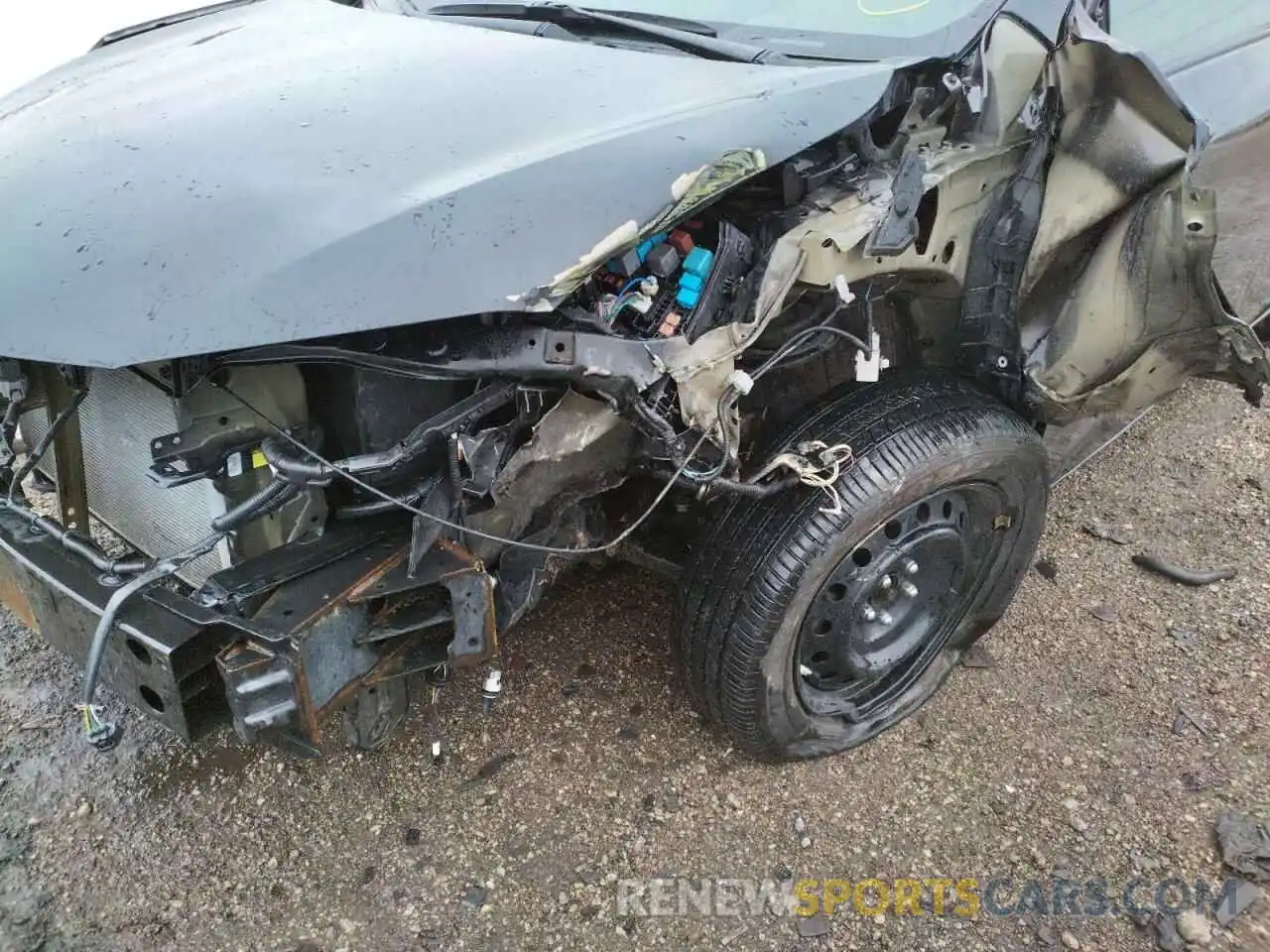 9 Photograph of a damaged car 2T1BURHE9KC222370 TOYOTA COROLLA 2019