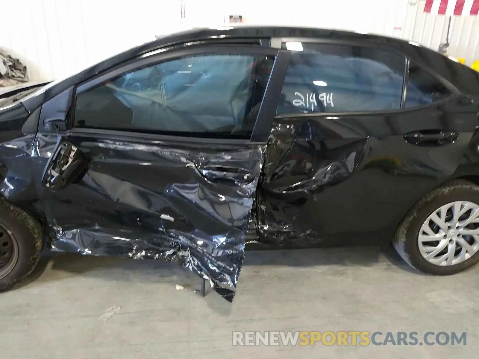 9 Photograph of a damaged car 2T1BURHE9KC222899 TOYOTA COROLLA 2019