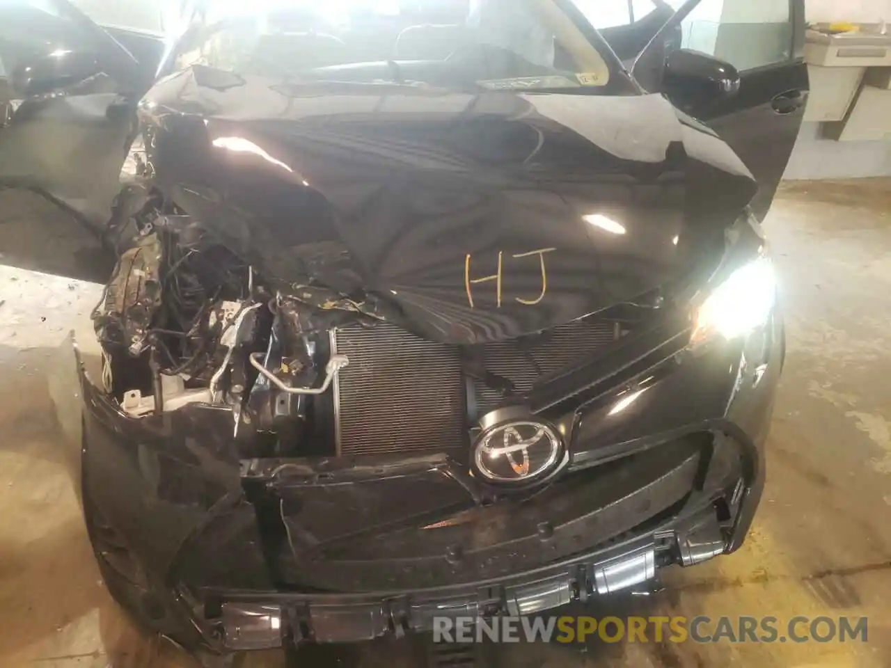 7 Photograph of a damaged car 2T1BURHE9KC225527 TOYOTA COROLLA 2019