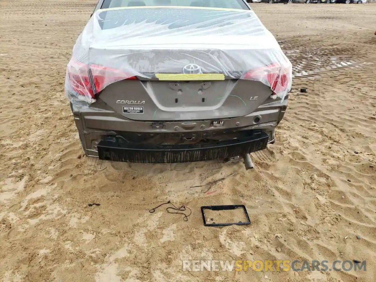 9 Photograph of a damaged car 2T1BURHE9KC225673 TOYOTA COROLLA 2019