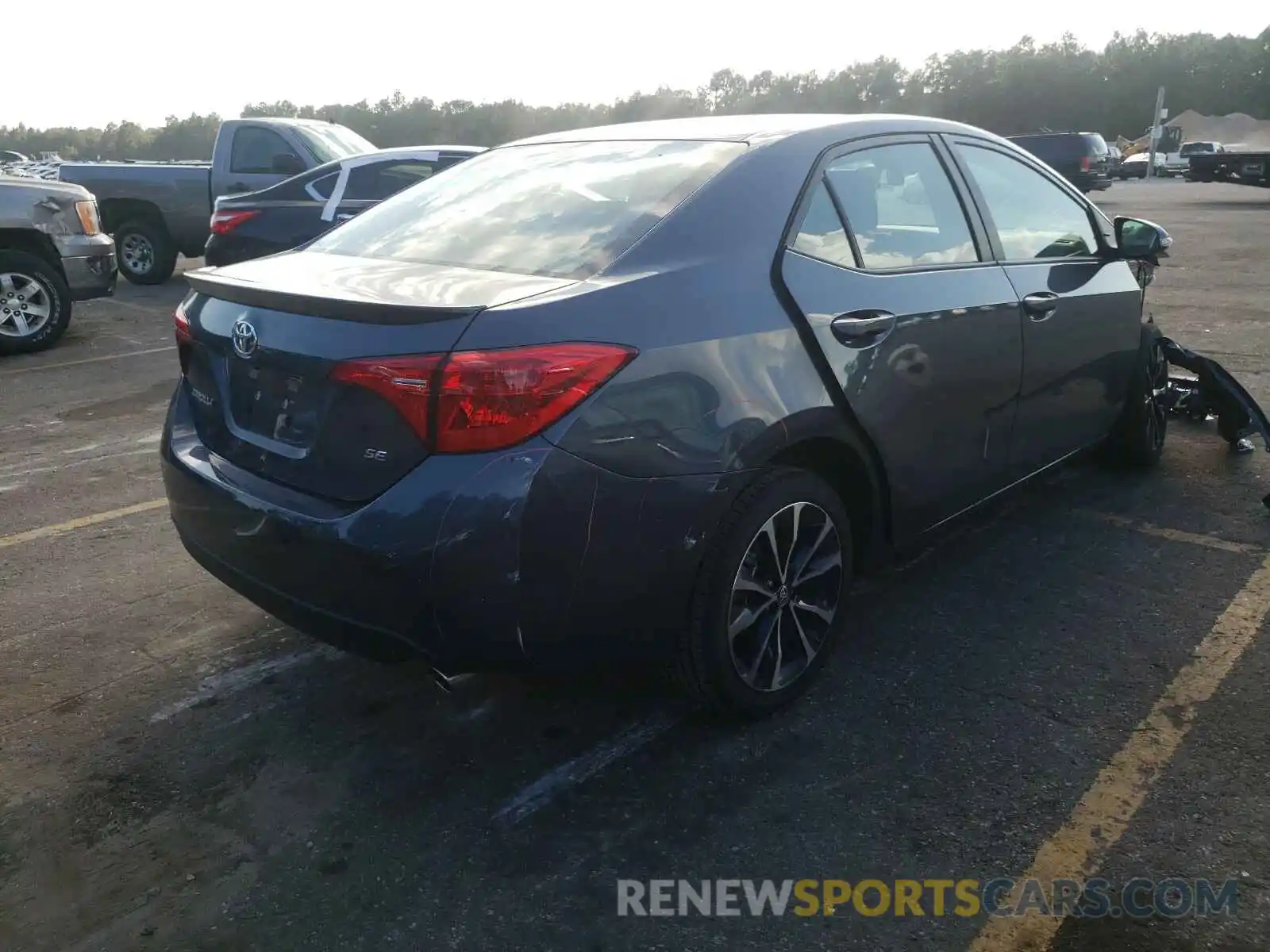 4 Photograph of a damaged car 2T1BURHE9KC225852 TOYOTA COROLLA 2019