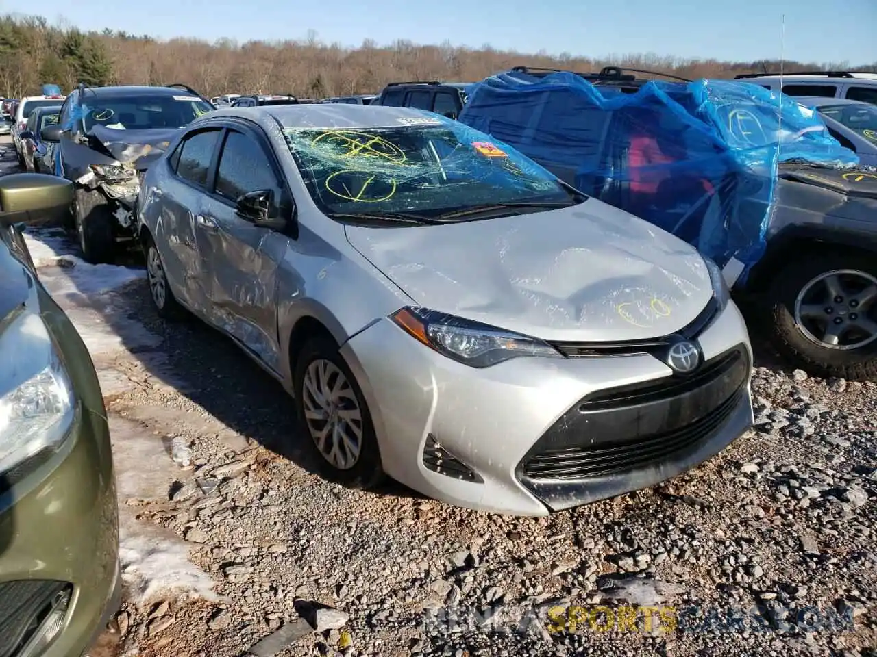 1 Photograph of a damaged car 2T1BURHE9KC225981 TOYOTA COROLLA 2019