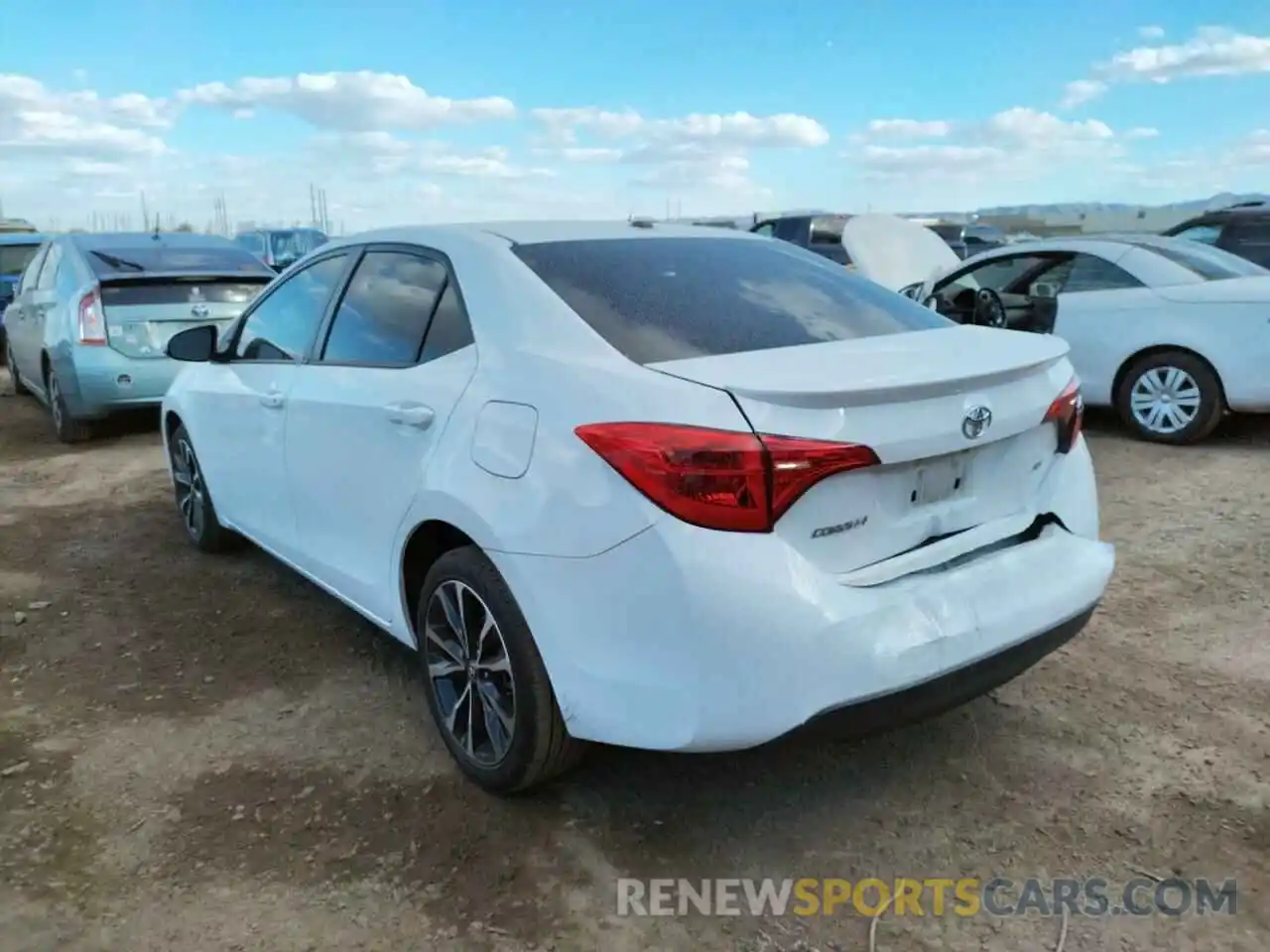 3 Photograph of a damaged car 2T1BURHE9KC226113 TOYOTA COROLLA 2019