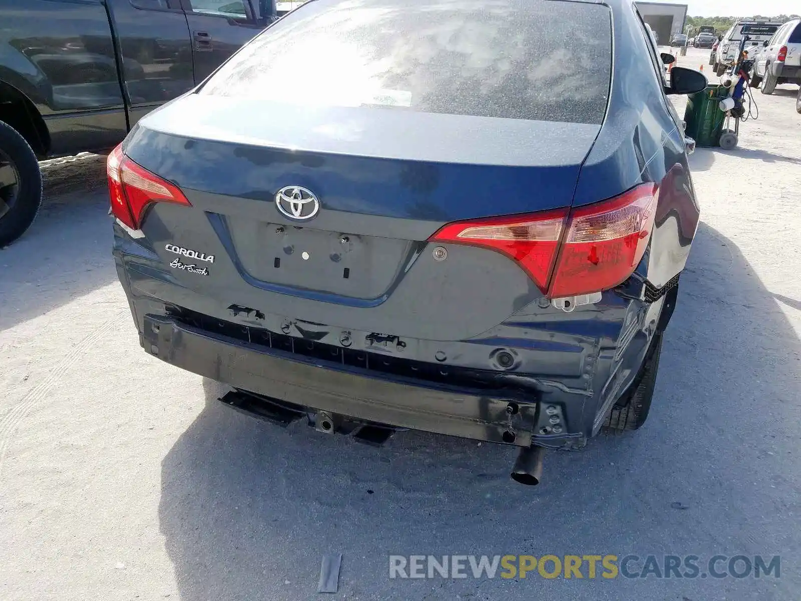 9 Photograph of a damaged car 2T1BURHE9KC226290 TOYOTA COROLLA 2019