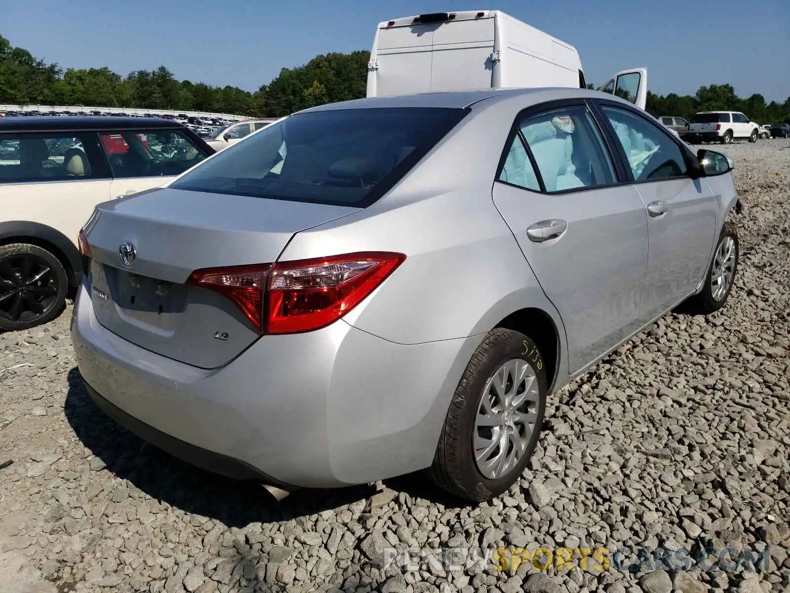 4 Photograph of a damaged car 2T1BURHE9KC226421 TOYOTA COROLLA 2019