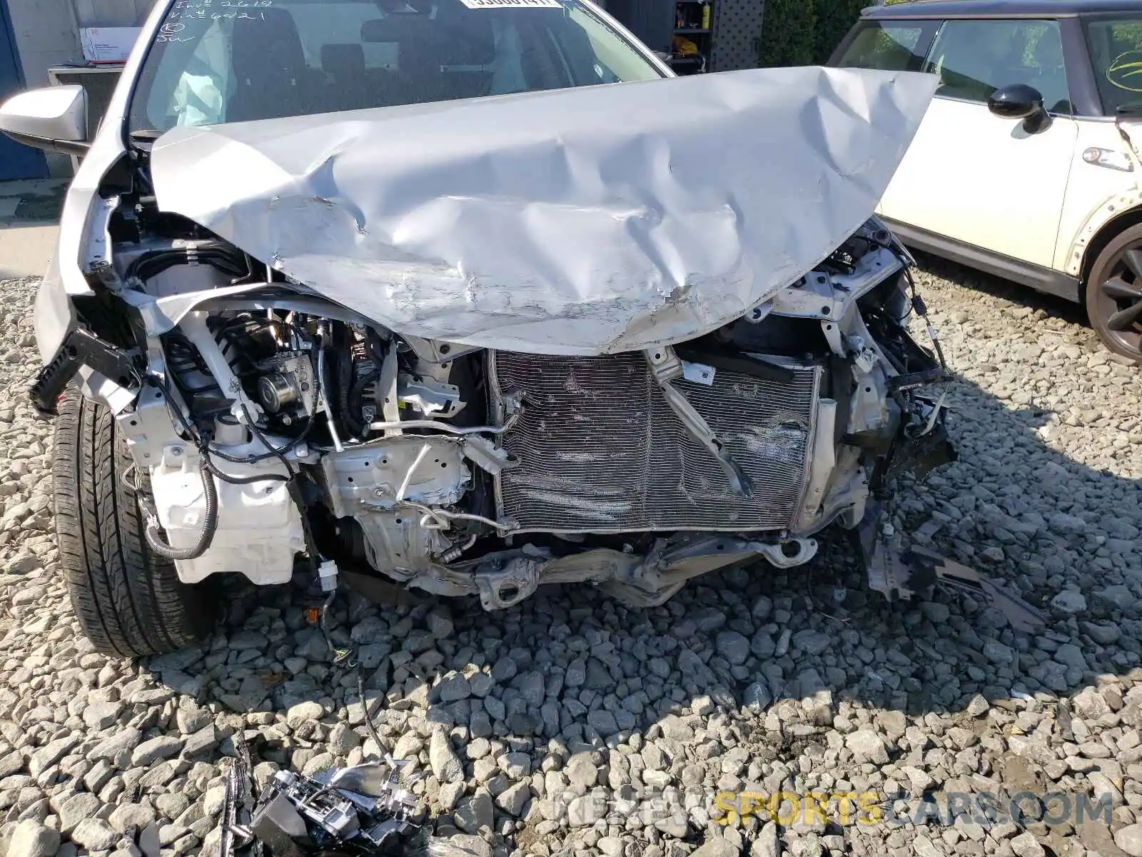 9 Photograph of a damaged car 2T1BURHE9KC226421 TOYOTA COROLLA 2019