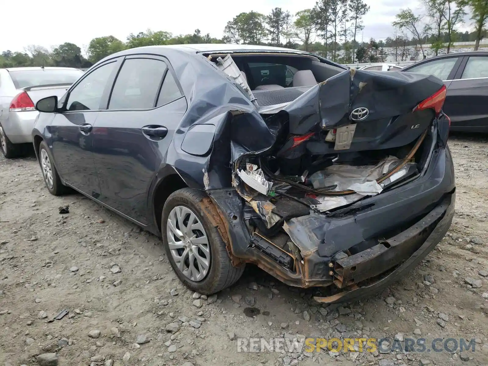 3 Фотография поврежденного автомобиля 2T1BURHE9KC226659 TOYOTA COROLLA 2019