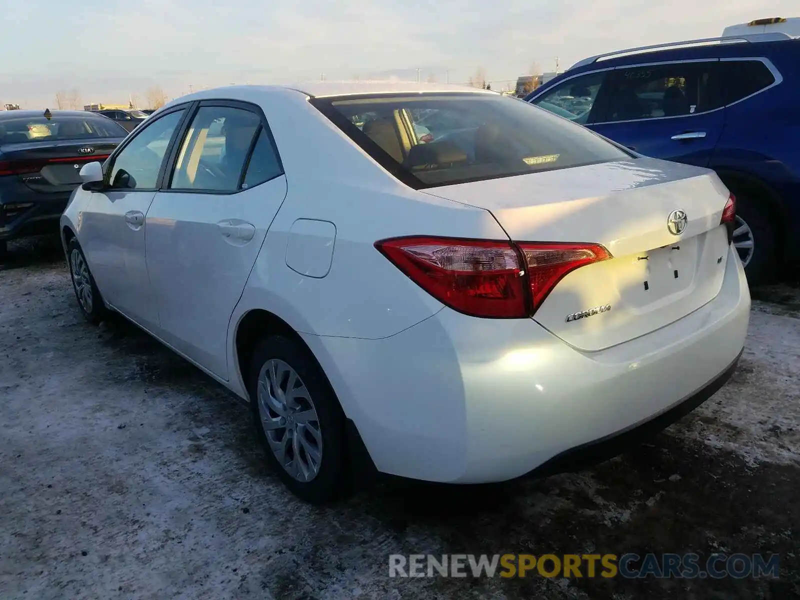 3 Photograph of a damaged car 2T1BURHE9KC227231 TOYOTA COROLLA 2019