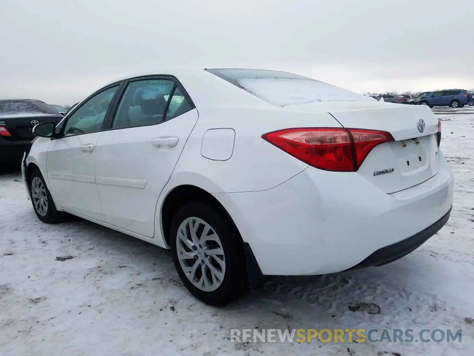 3 Photograph of a damaged car 2T1BURHE9KC228685 TOYOTA COROLLA 2019