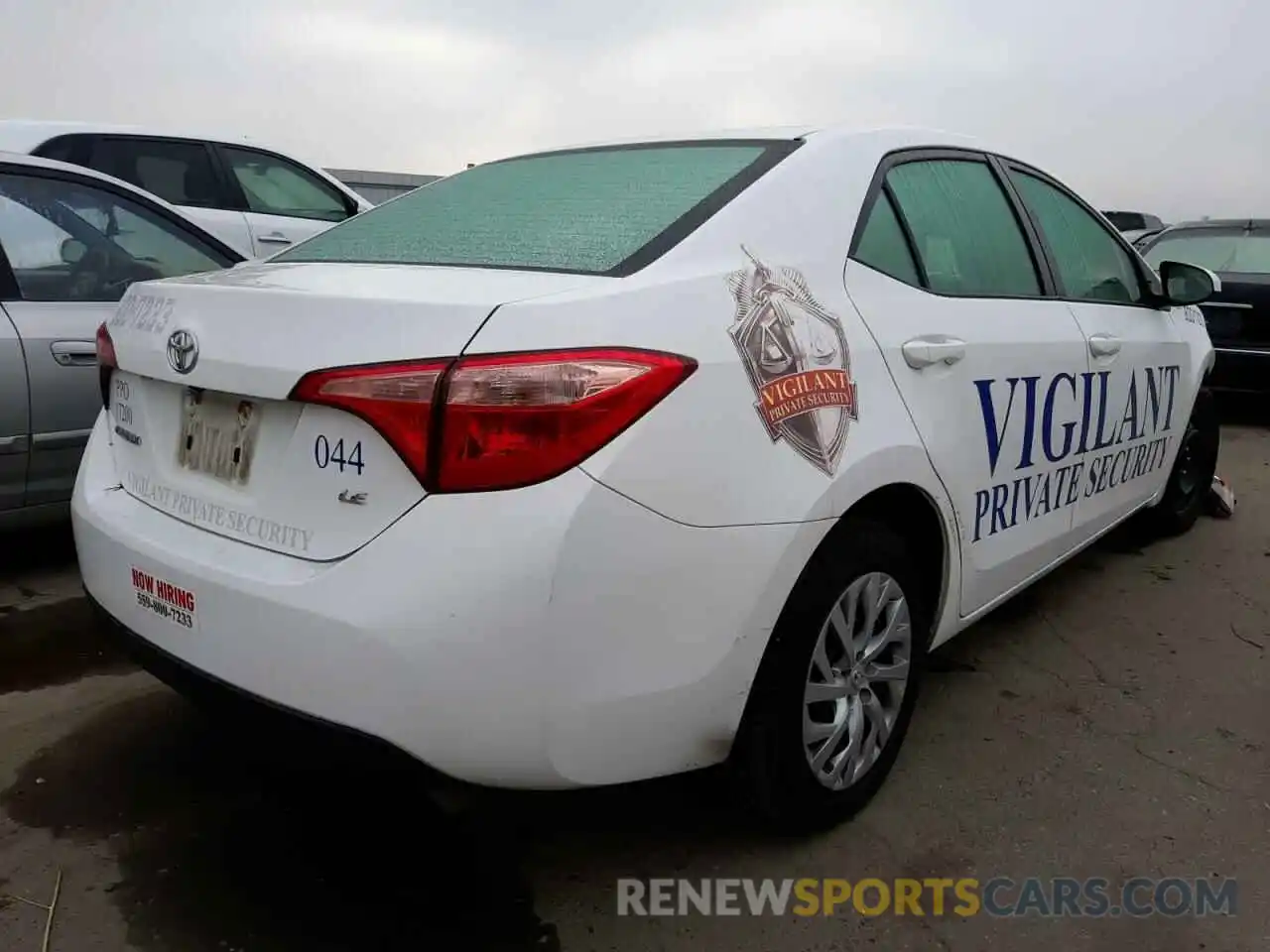 4 Photograph of a damaged car 2T1BURHE9KC230386 TOYOTA COROLLA 2019