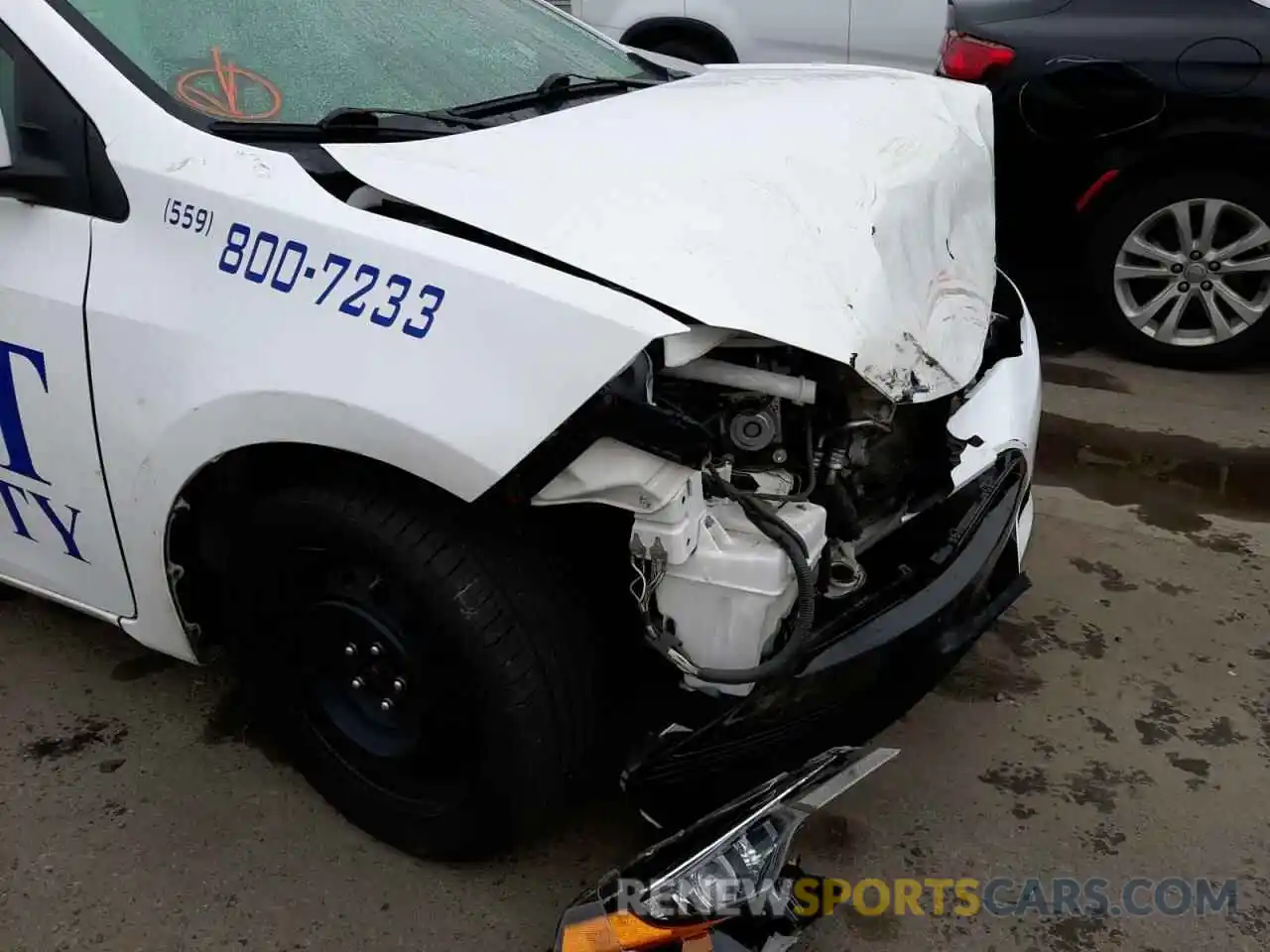 9 Photograph of a damaged car 2T1BURHE9KC230386 TOYOTA COROLLA 2019