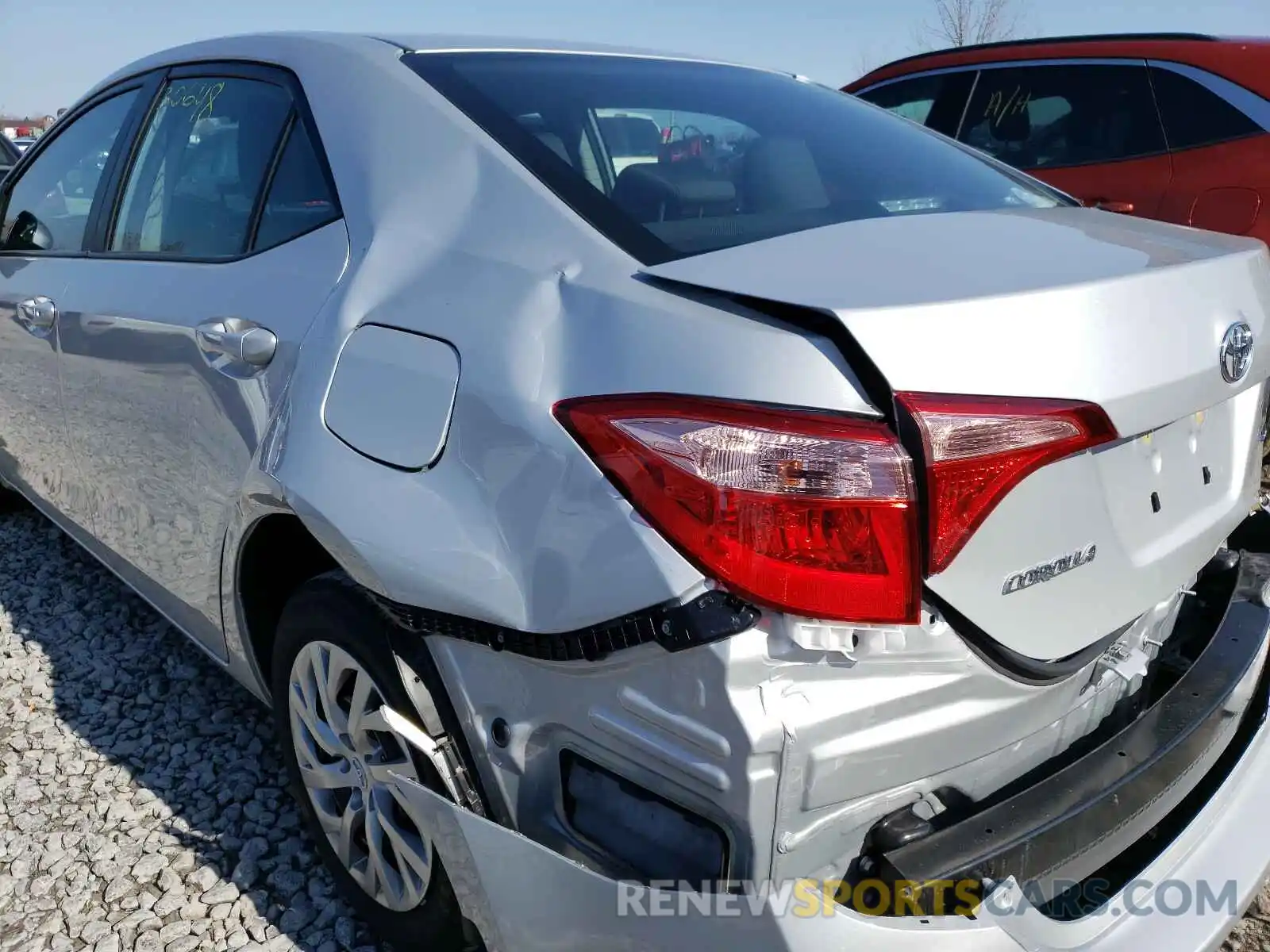9 Photograph of a damaged car 2T1BURHE9KC231571 TOYOTA COROLLA 2019