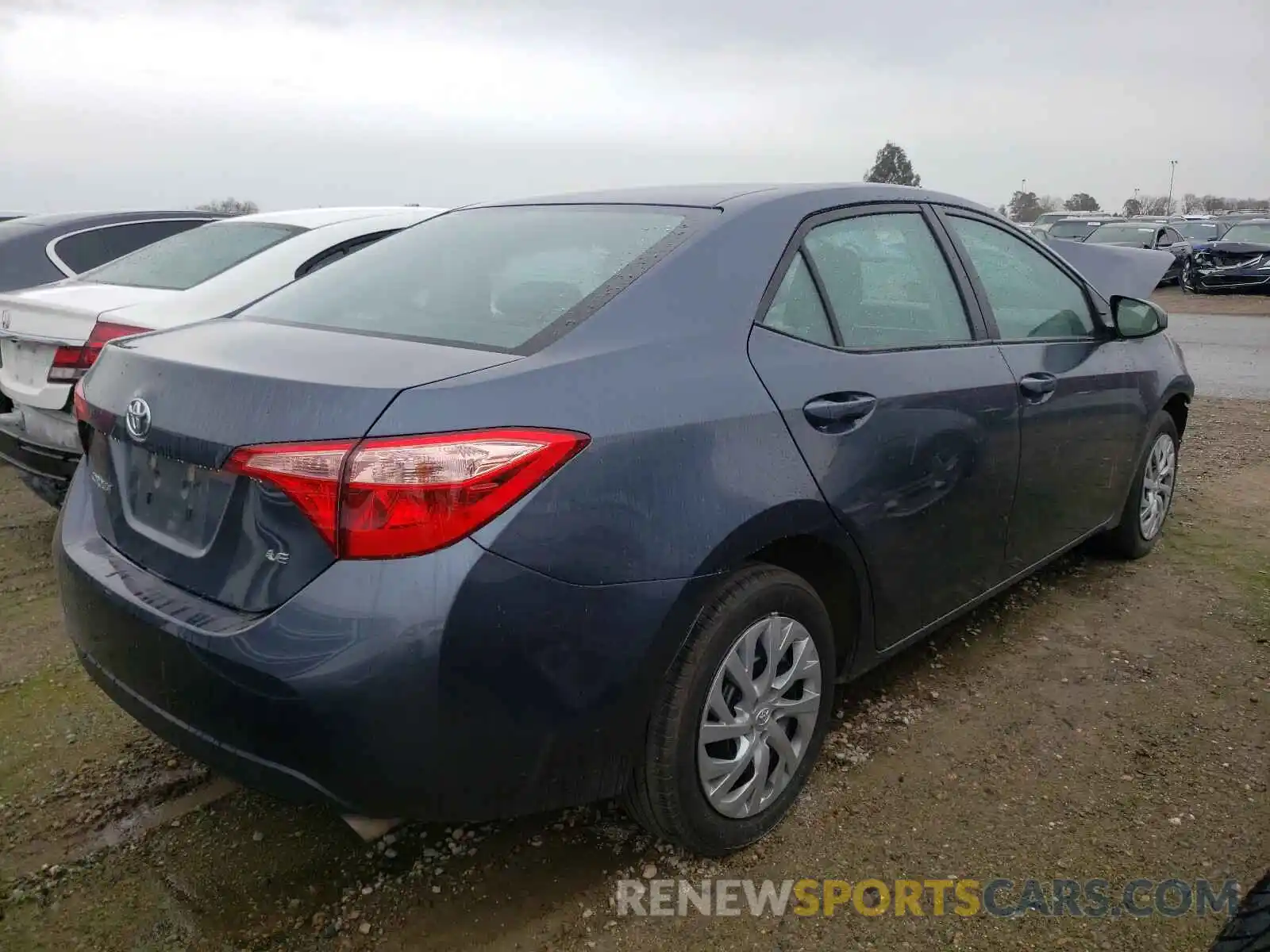 4 Photograph of a damaged car 2T1BURHE9KC231795 TOYOTA COROLLA 2019