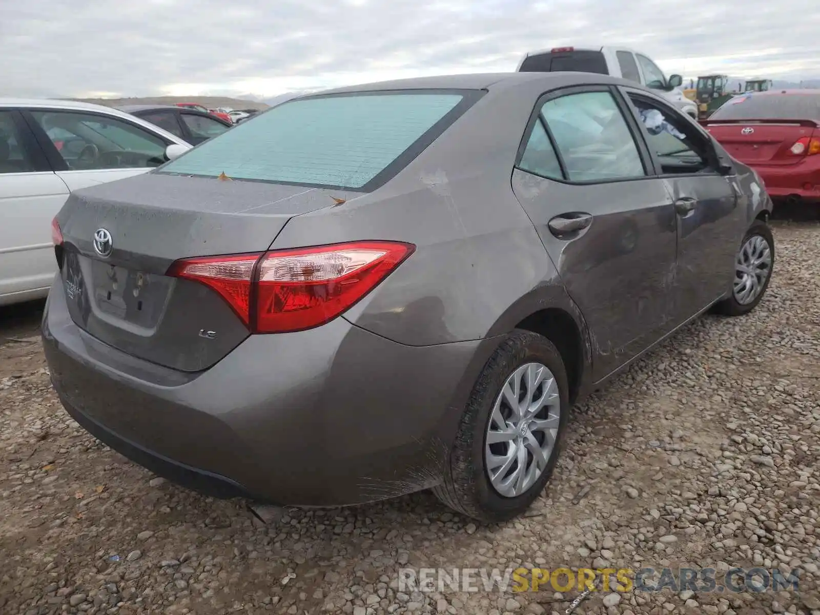 4 Photograph of a damaged car 2T1BURHE9KC232672 TOYOTA COROLLA 2019