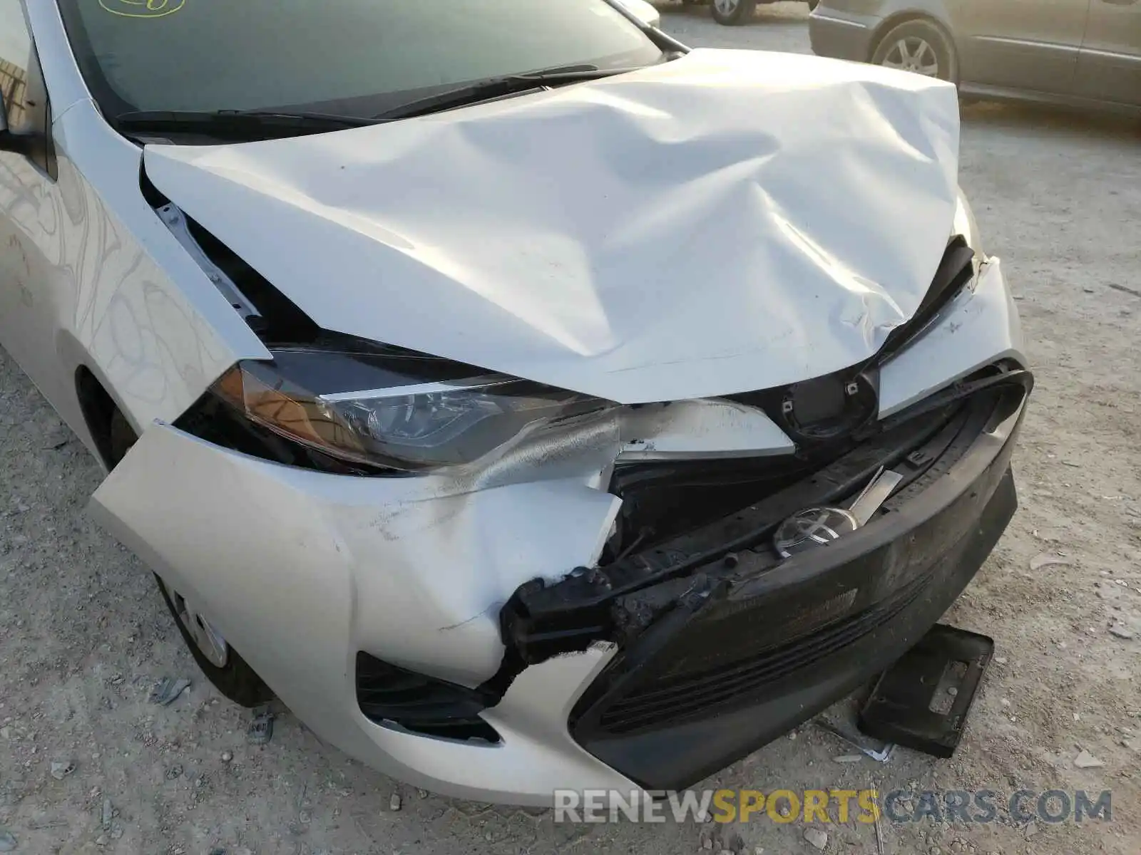 9 Photograph of a damaged car 2T1BURHE9KC233207 TOYOTA COROLLA 2019