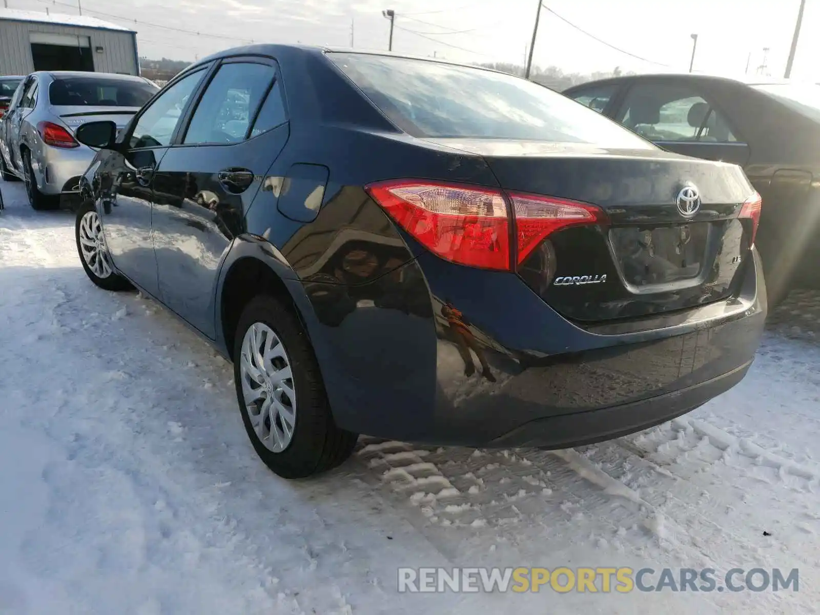 3 Photograph of a damaged car 2T1BURHE9KC233546 TOYOTA COROLLA 2019