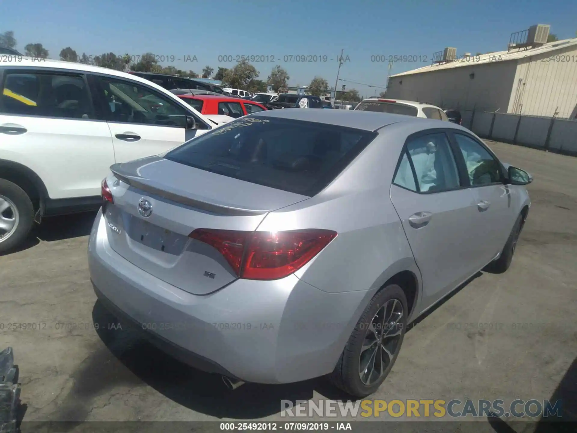 4 Photograph of a damaged car 2T1BURHE9KC233580 TOYOTA COROLLA 2019