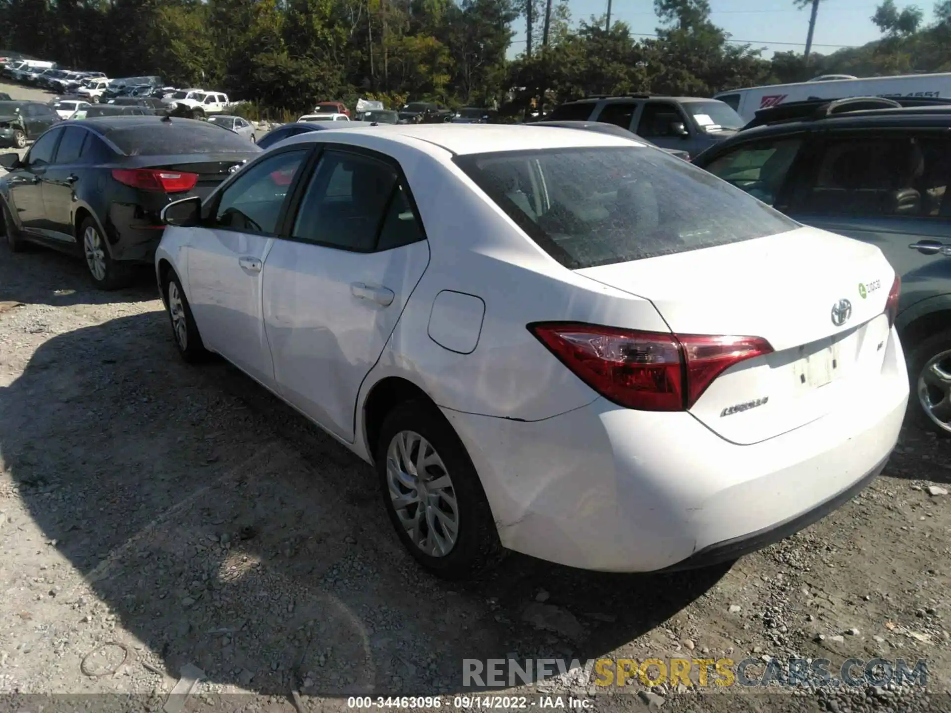 3 Photograph of a damaged car 2T1BURHE9KC233692 TOYOTA COROLLA 2019