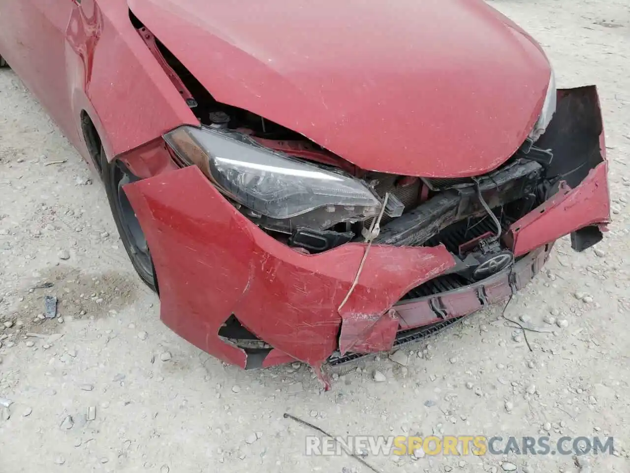 9 Photograph of a damaged car 2T1BURHE9KC233790 TOYOTA COROLLA 2019