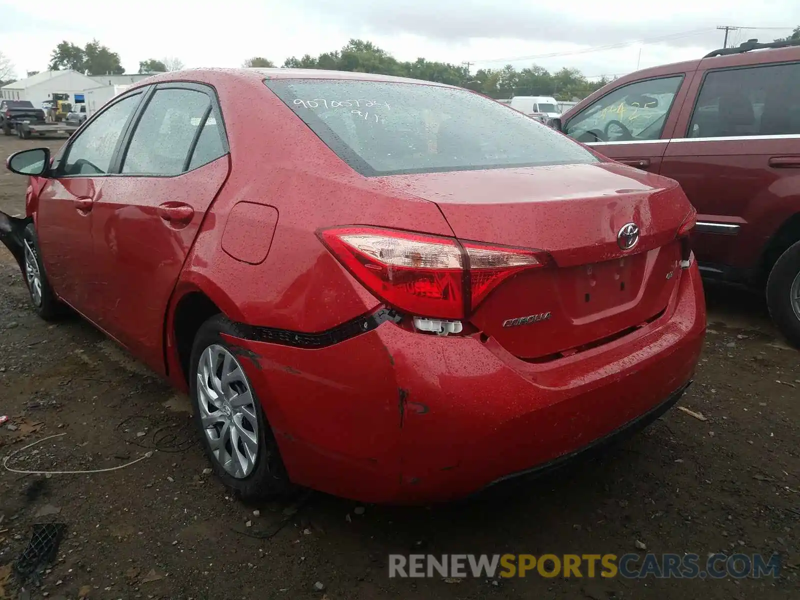 3 Photograph of a damaged car 2T1BURHE9KC233966 TOYOTA COROLLA 2019