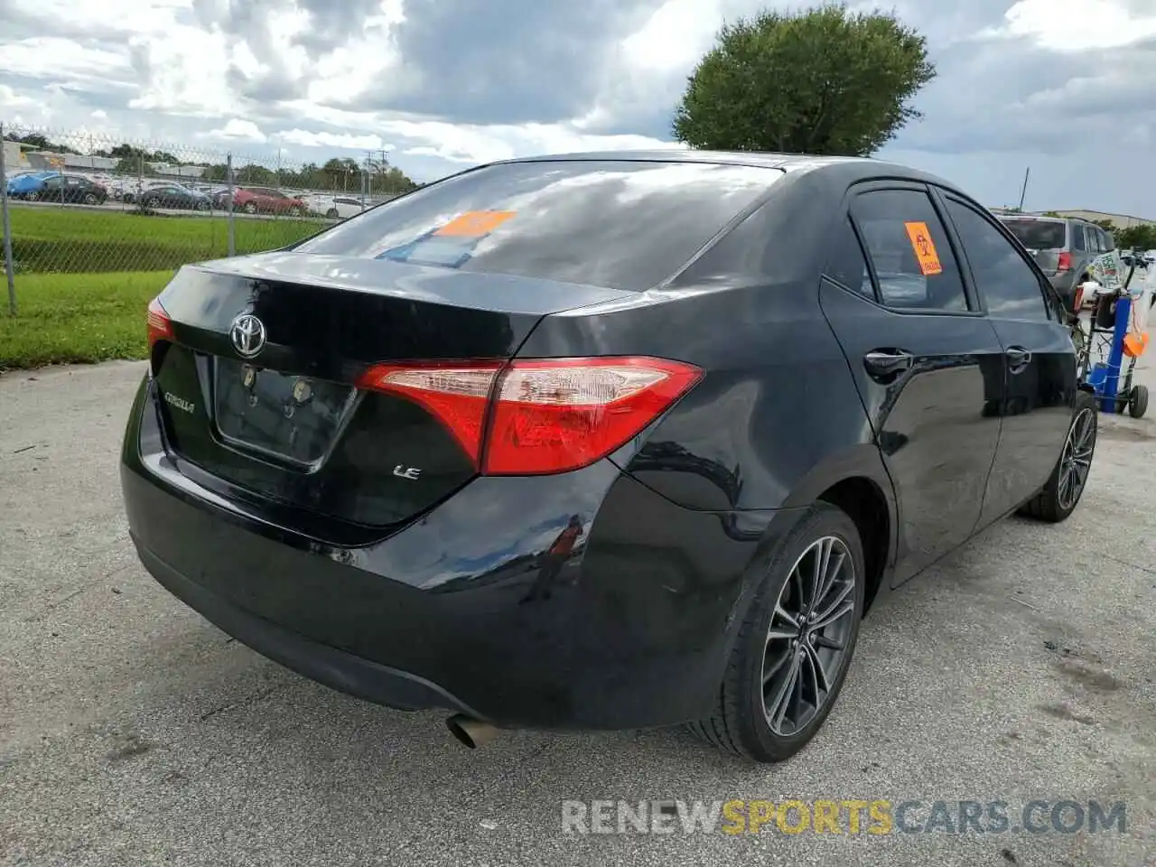 4 Photograph of a damaged car 2T1BURHE9KC234289 TOYOTA COROLLA 2019