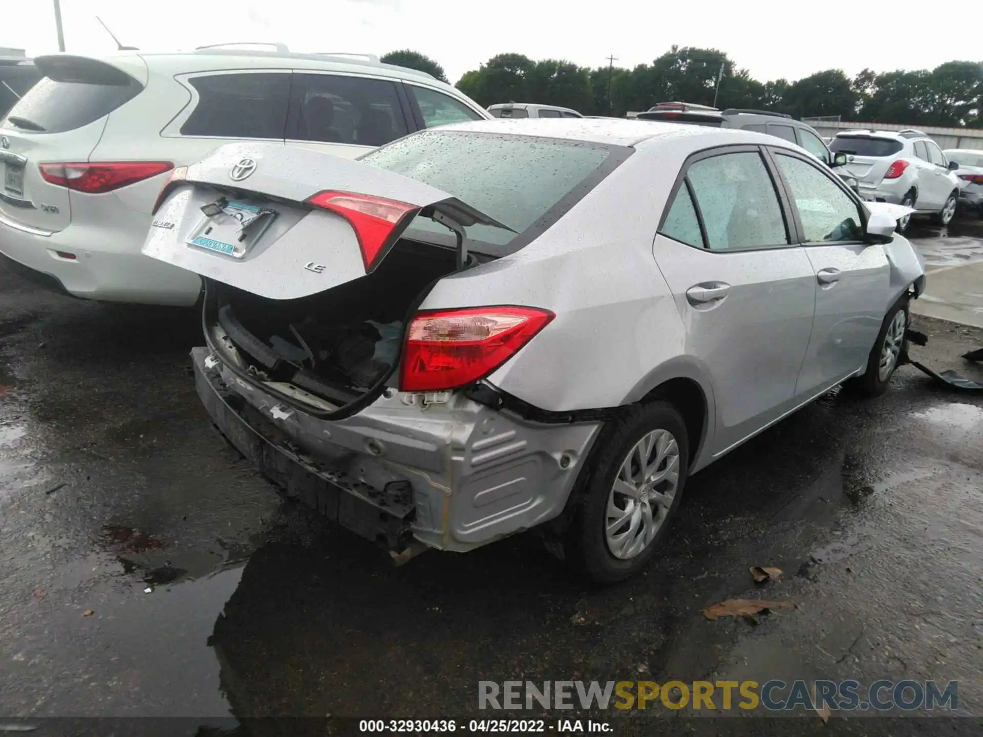 4 Photograph of a damaged car 2T1BURHE9KC234728 TOYOTA COROLLA 2019