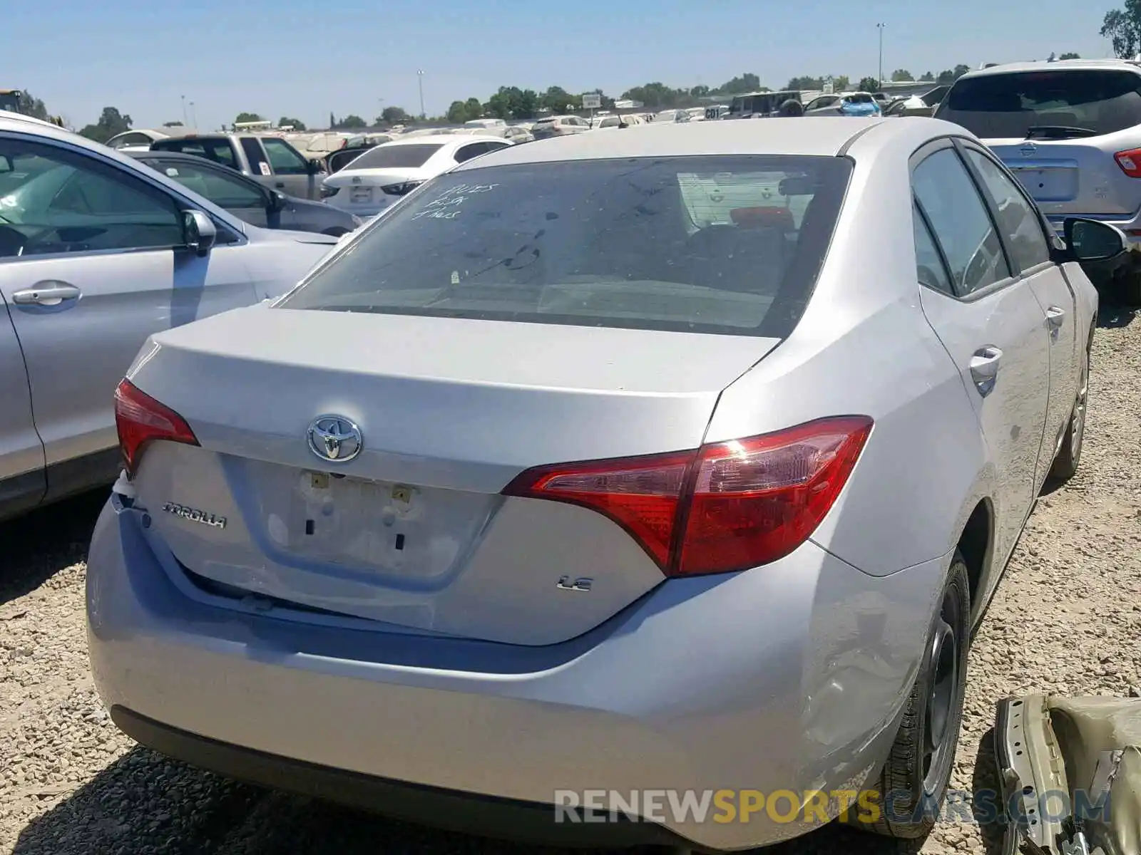 4 Photograph of a damaged car 2T1BURHE9KC238360 TOYOTA COROLLA 2019