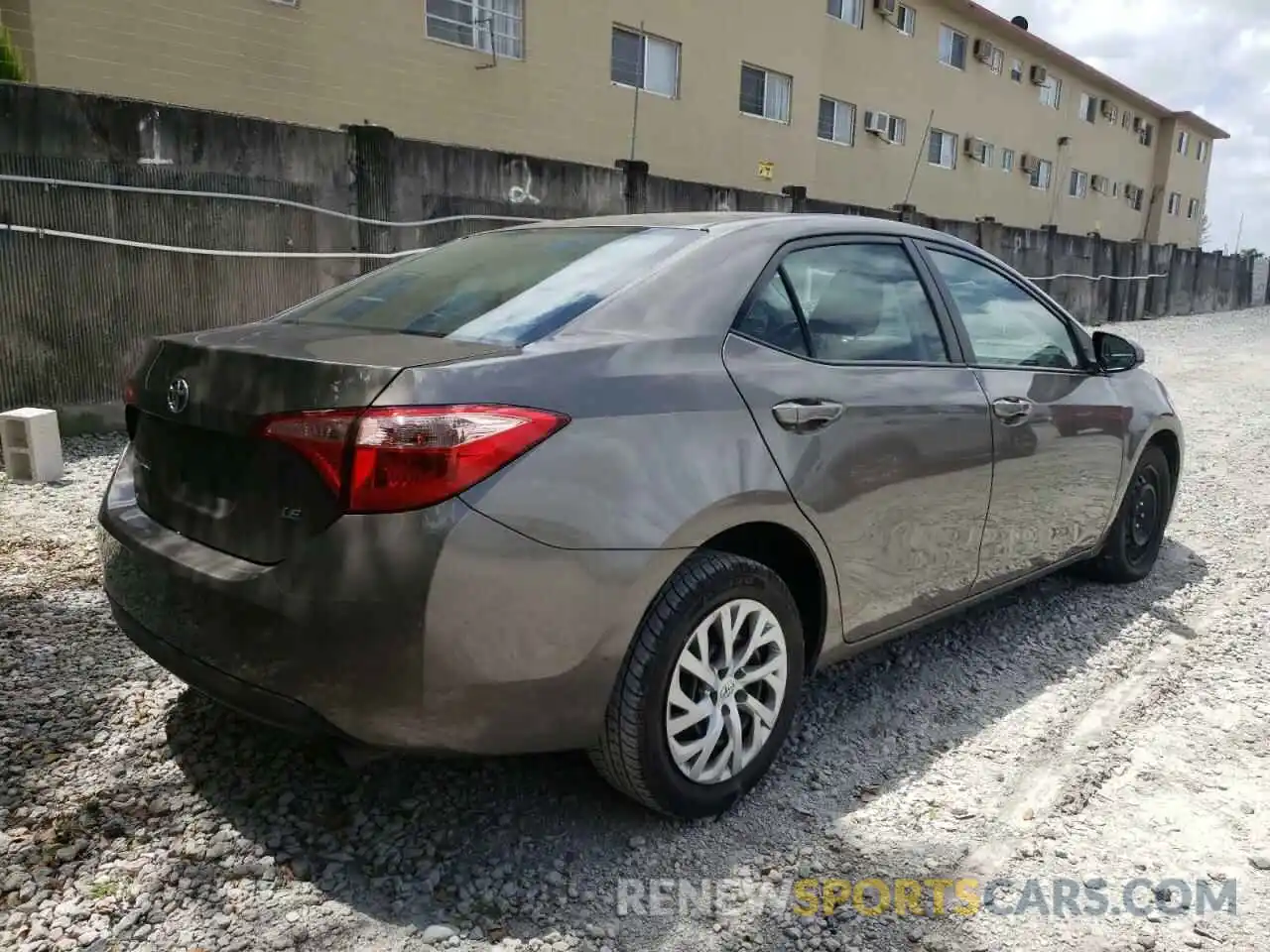 4 Photograph of a damaged car 2T1BURHE9KC239251 TOYOTA COROLLA 2019