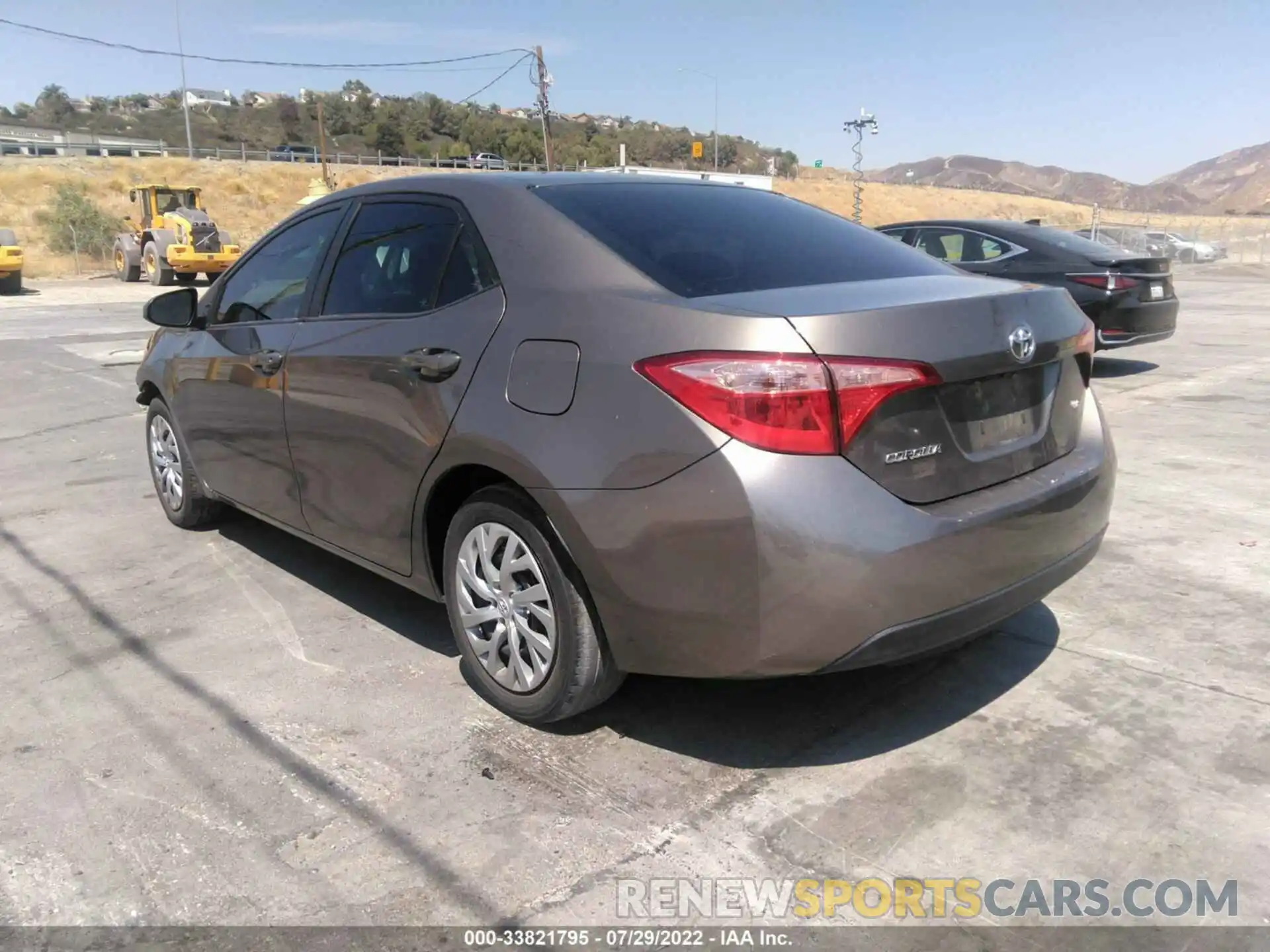 3 Photograph of a damaged car 2T1BURHE9KC239704 TOYOTA COROLLA 2019