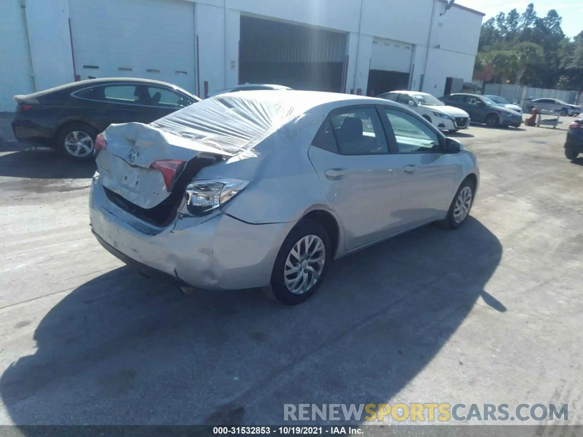 4 Photograph of a damaged car 2T1BURHE9KC240304 TOYOTA COROLLA 2019