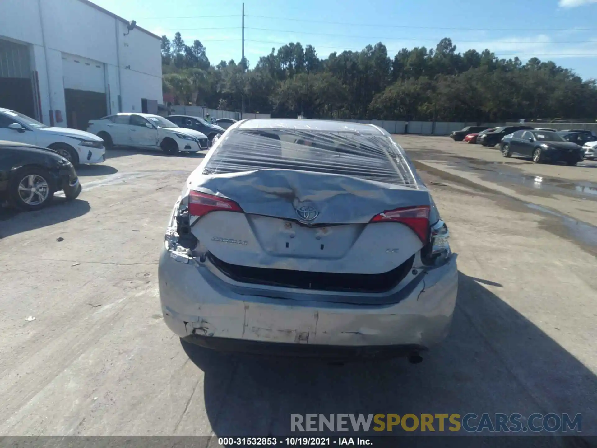 6 Photograph of a damaged car 2T1BURHE9KC240304 TOYOTA COROLLA 2019