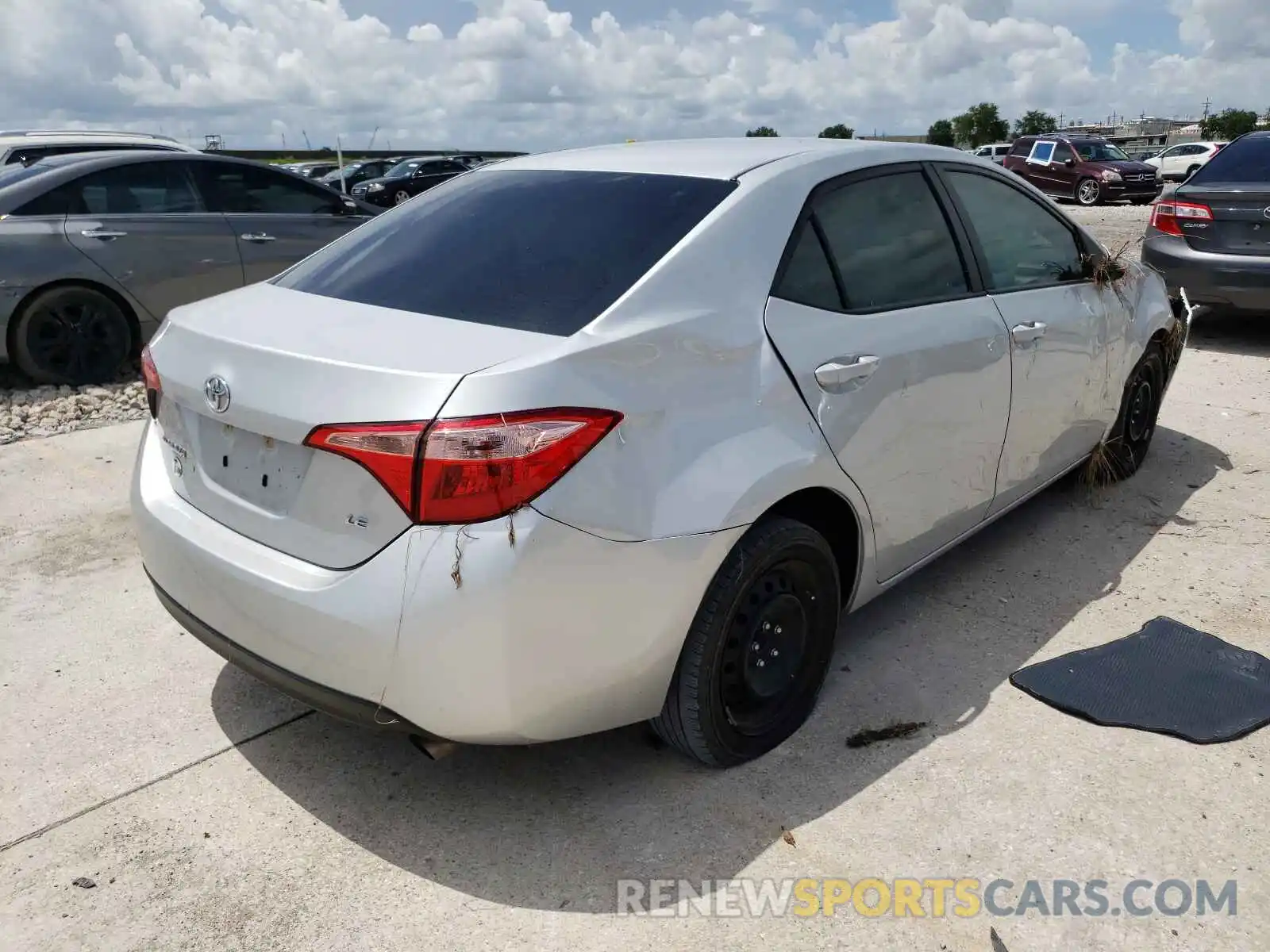 4 Photograph of a damaged car 2T1BURHE9KC240416 TOYOTA COROLLA 2019