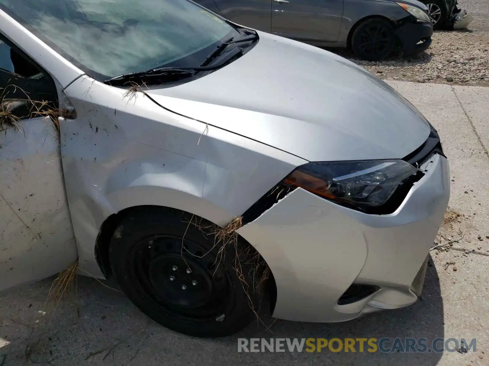 9 Photograph of a damaged car 2T1BURHE9KC240416 TOYOTA COROLLA 2019