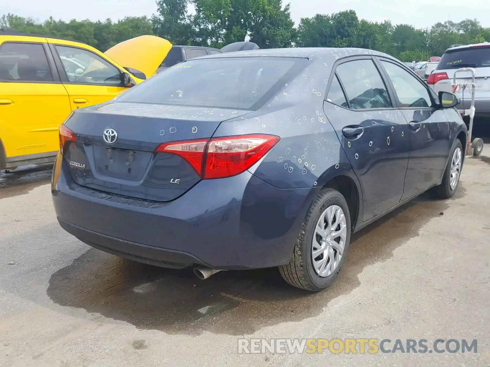 4 Photograph of a damaged car 2T1BURHE9KC240531 TOYOTA COROLLA 2019